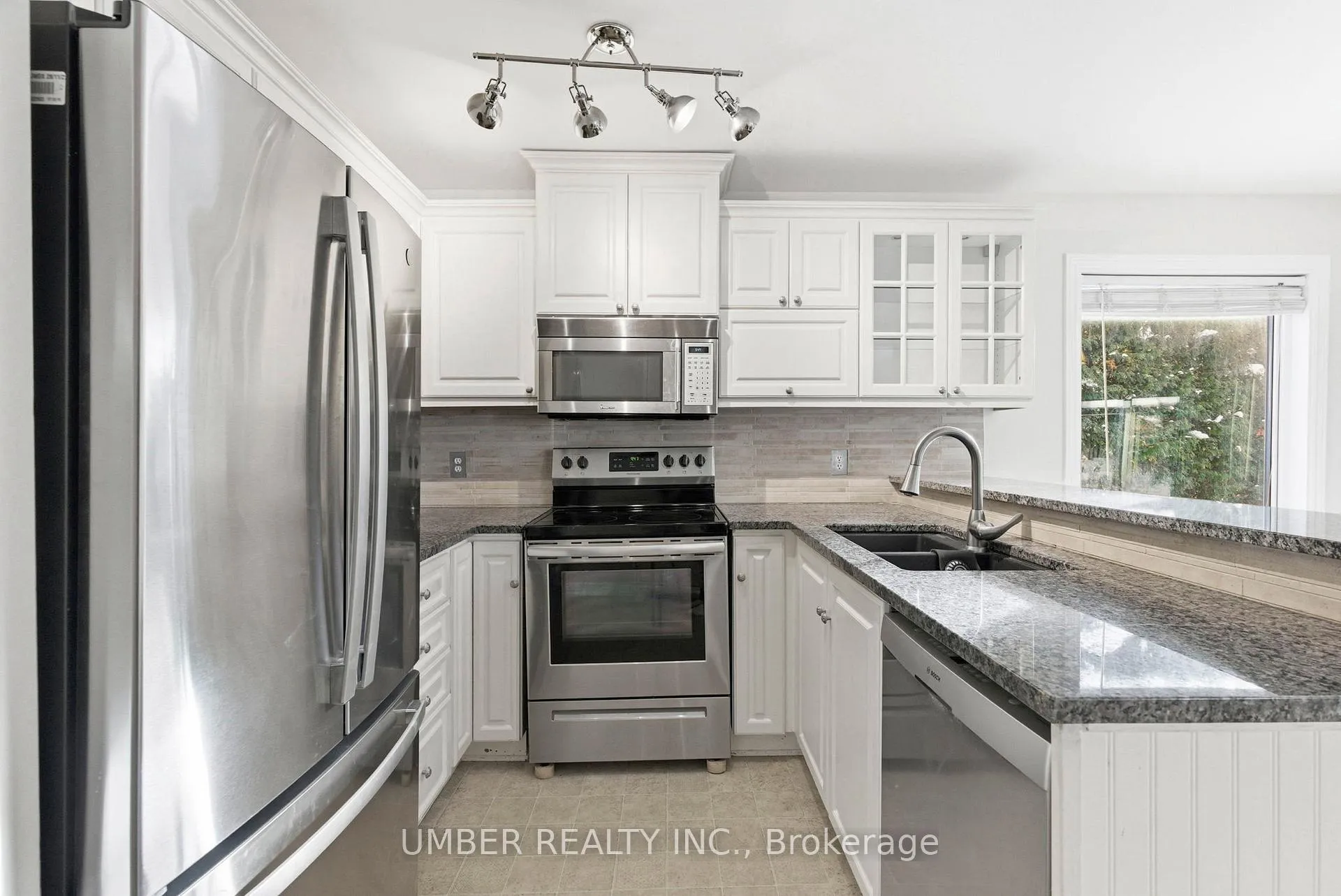 Photo 16 of 75 Armagh Way, Ottawa, Barrhaven - Longfields — HOMEH