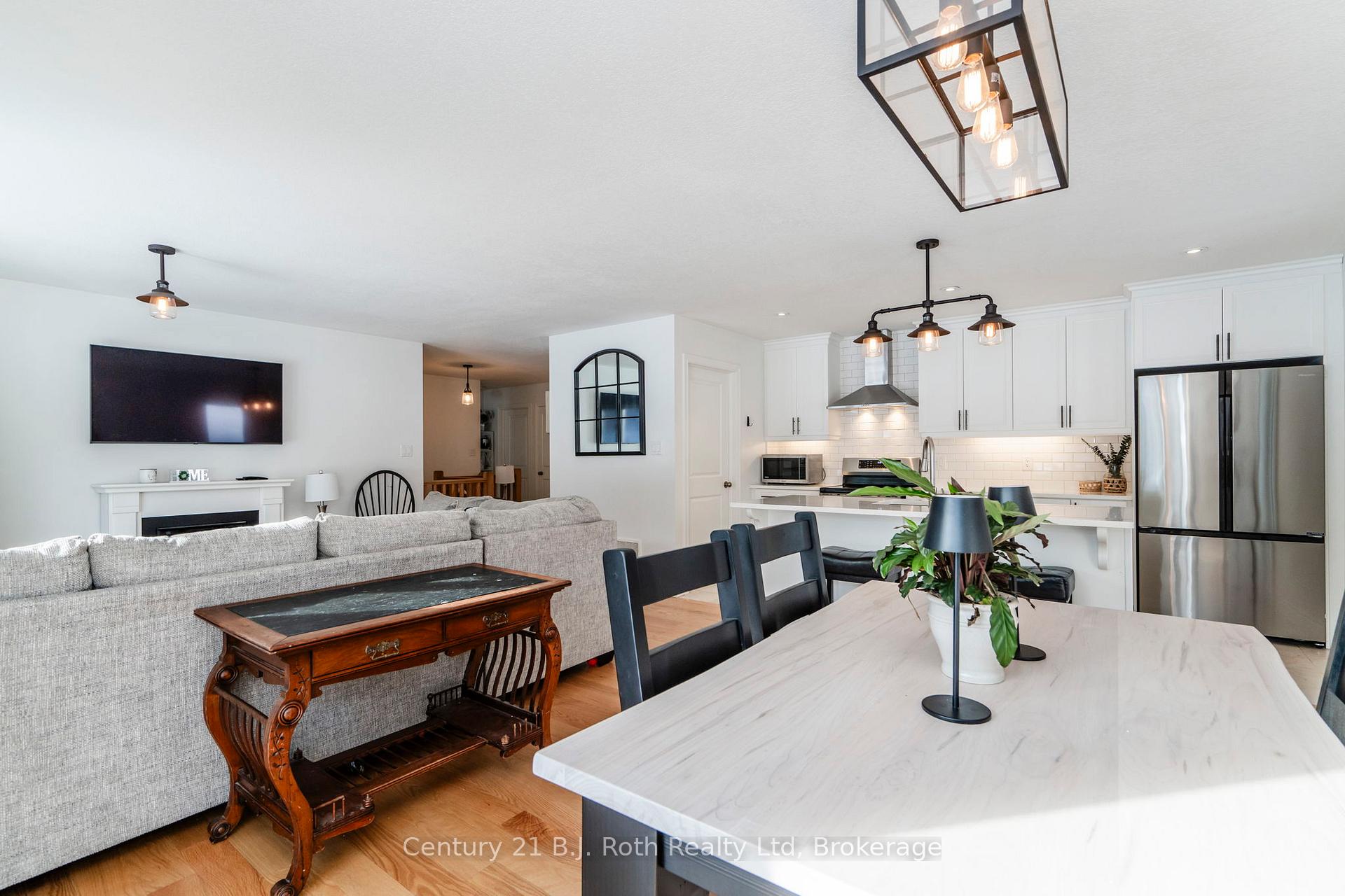 Photo 12 of 35 Ralph Dalton Boulevard, Tay, Victoria Harbour — HOMEH