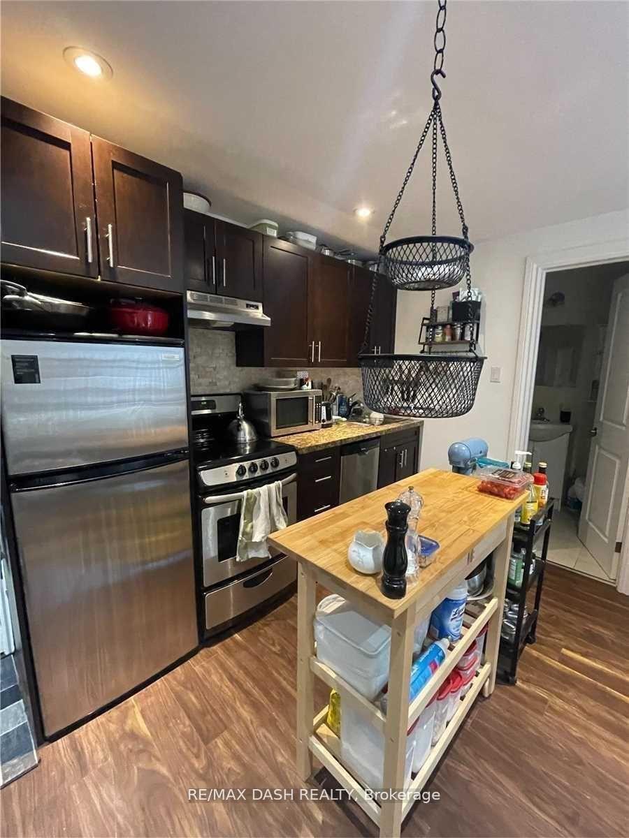 Photo 2 of Unit 203, 141 Admiral Road, Toronto, The Annex — HOMEH
