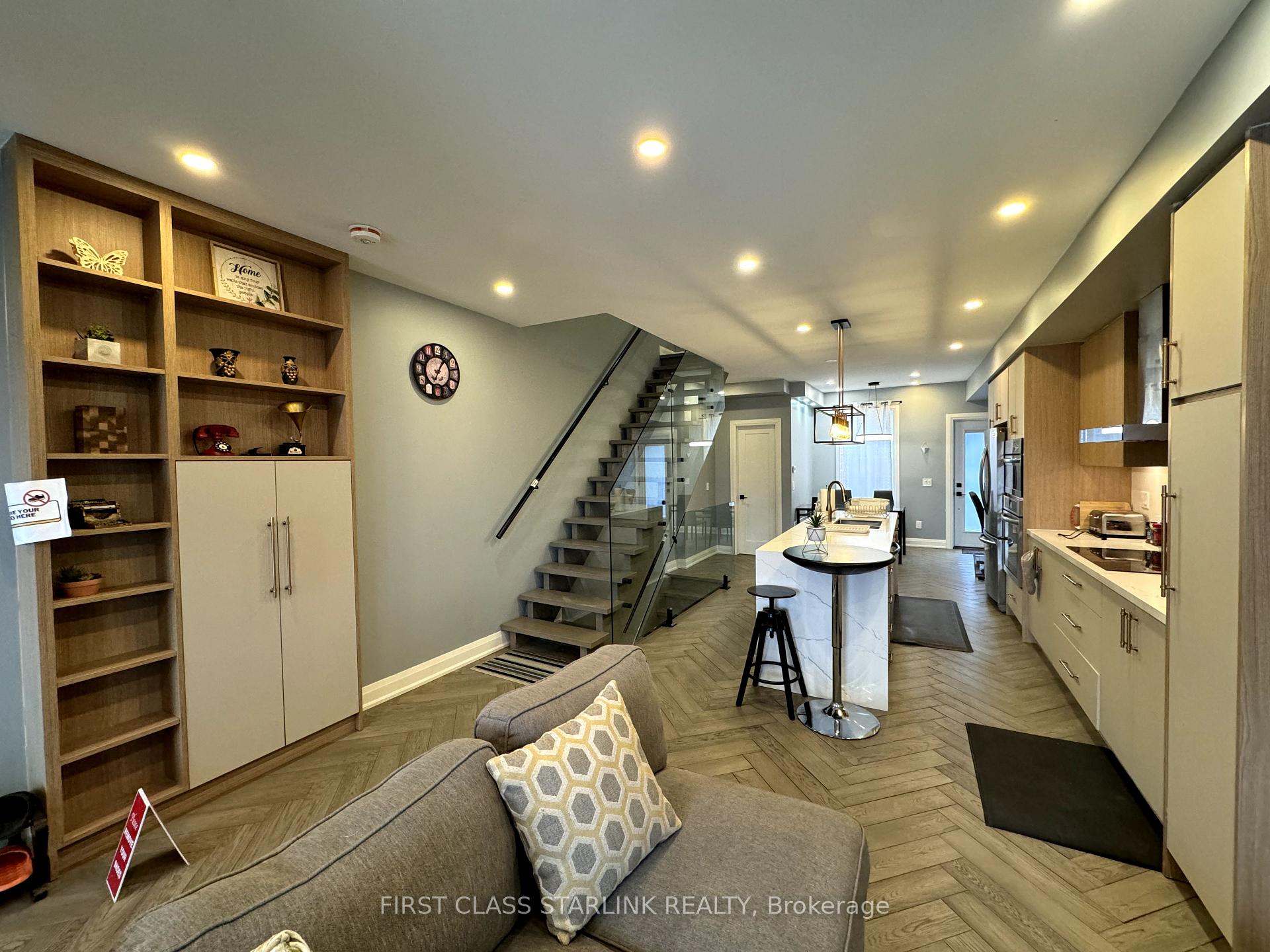 Photo 4 of 24 Erindale Avenue, Toronto, Playter Estates-Danforth — HOMEH