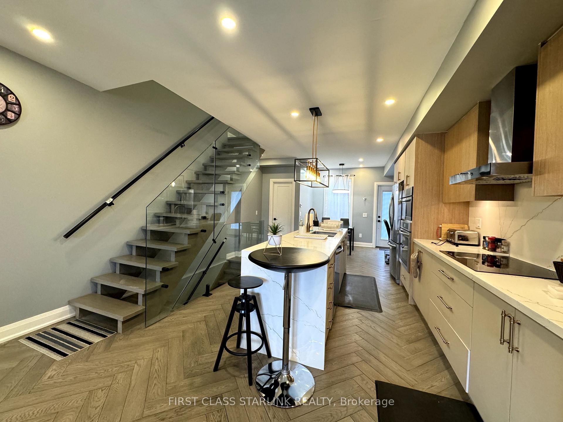 Photo 8 of 24 Erindale Avenue, Toronto, Playter Estates-Danforth — HOMEH