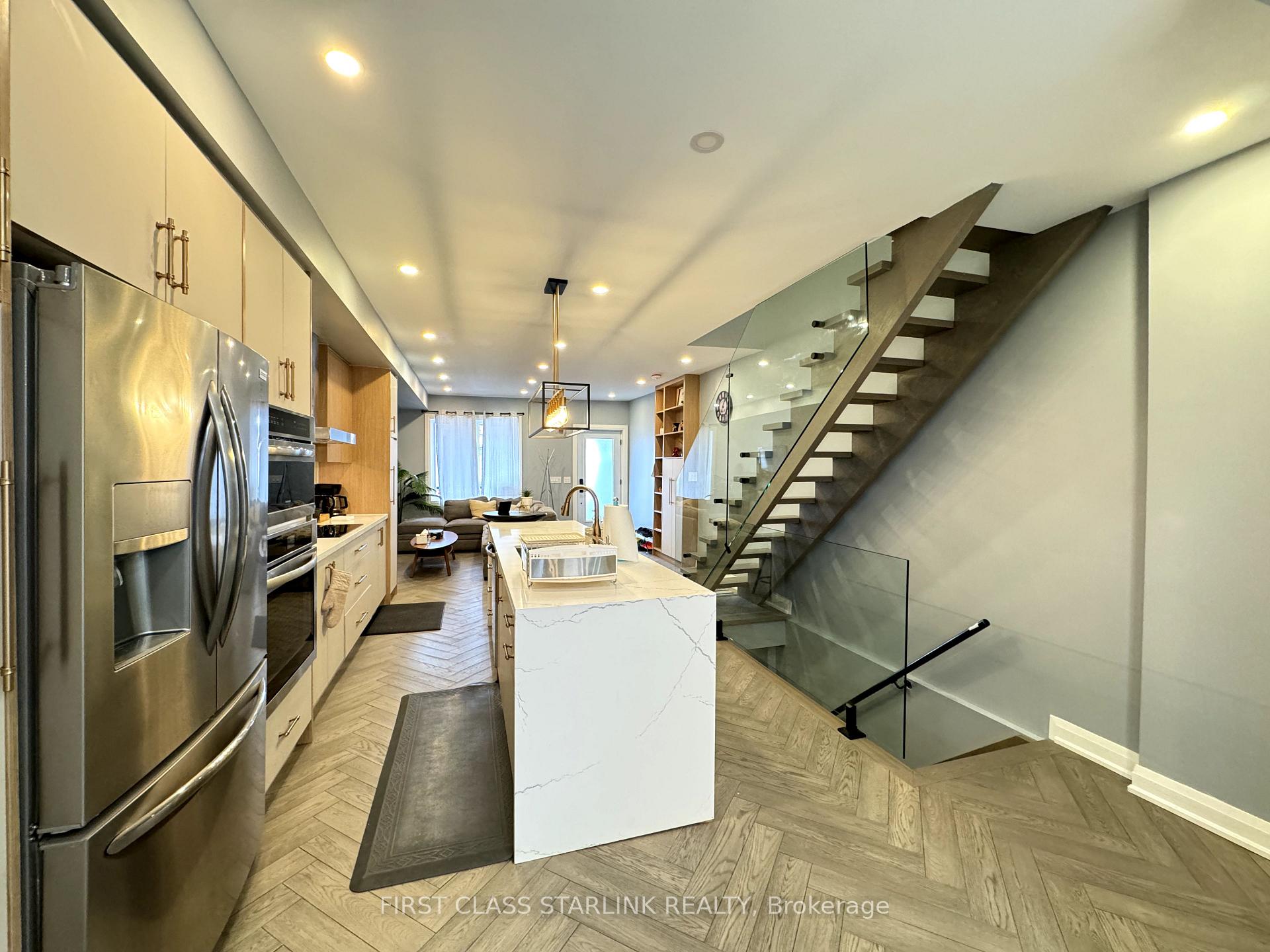 Photo 10 of 24 Erindale Avenue, Toronto, Playter Estates-Danforth — HOMEH