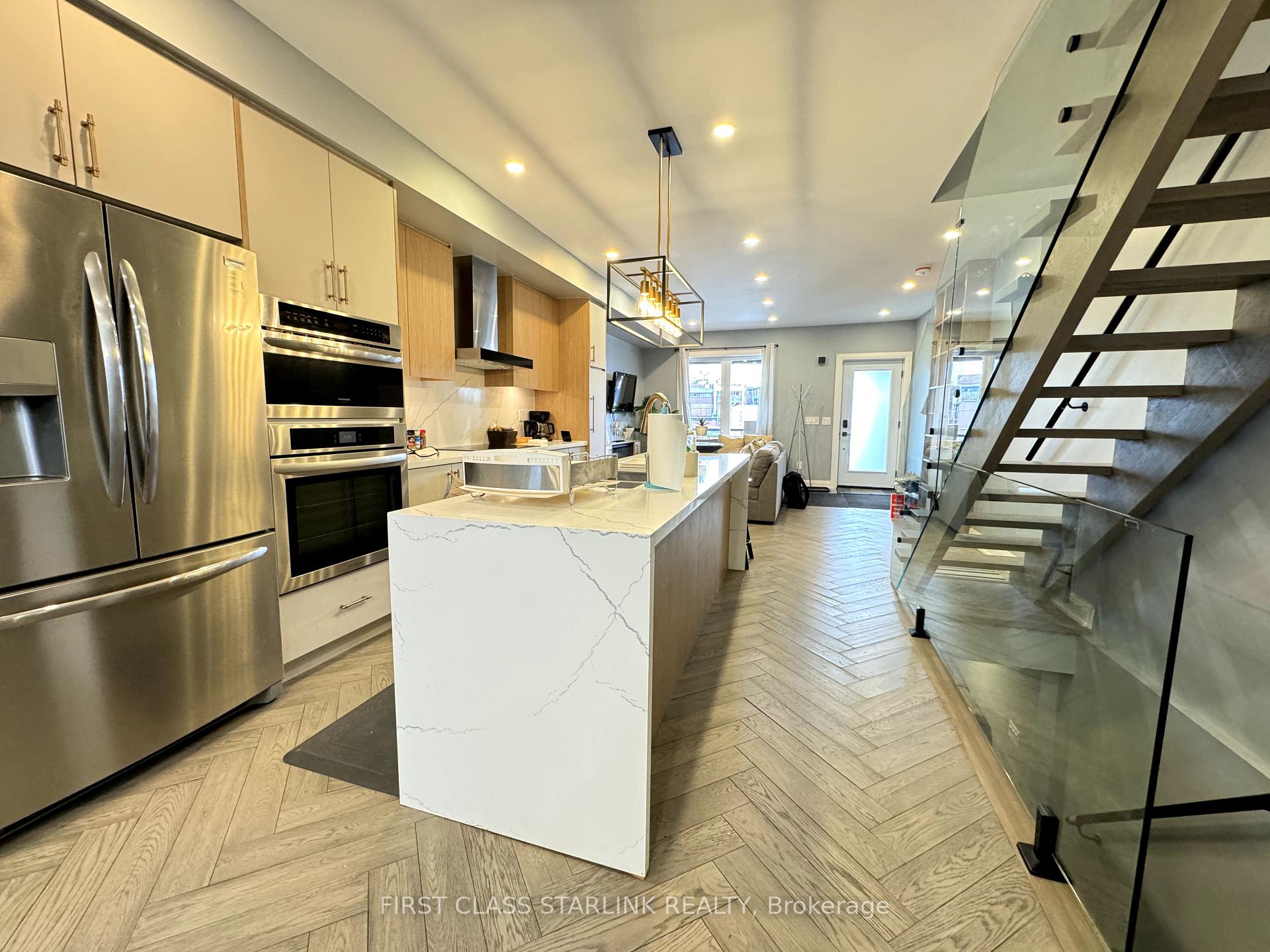 Photo 11 of 24 Erindale Avenue, Toronto, Playter Estates-Danforth — HOMEH
