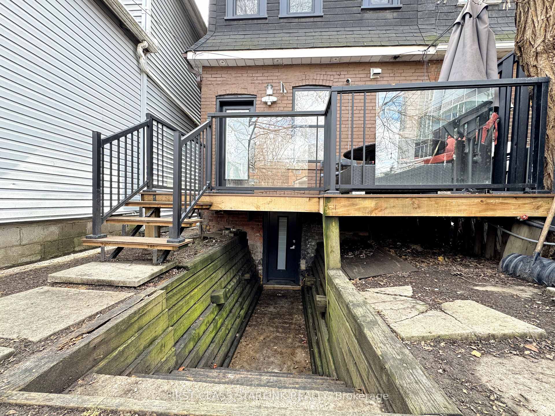 Photo 22 of 24 Erindale Avenue, Toronto, Playter Estates-Danforth — HOMEH