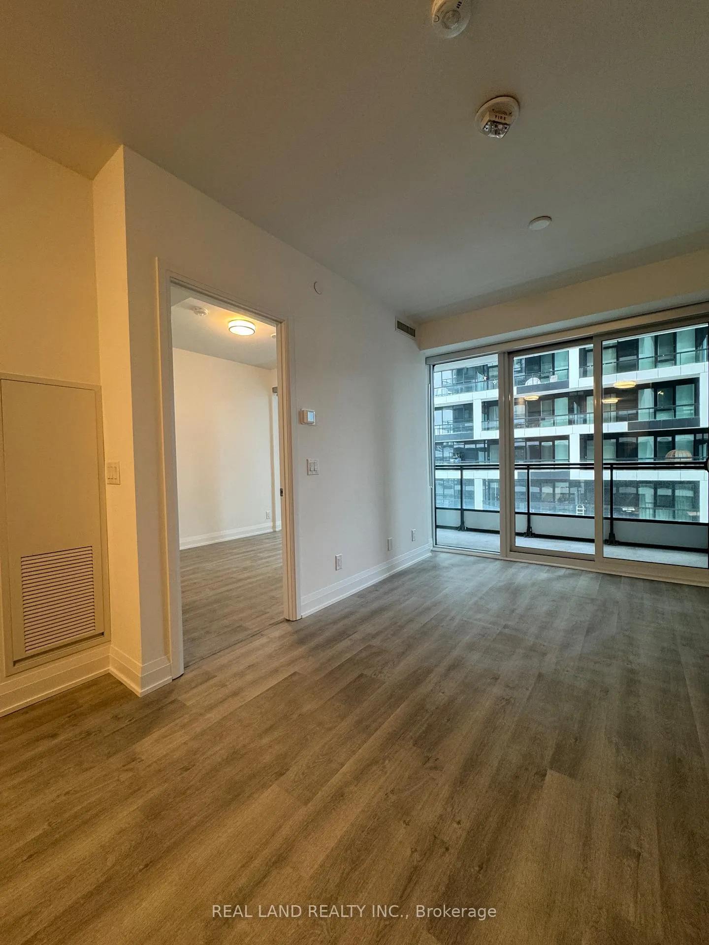 Photo 3 of Unit 1101, 65 Broadway Avenue, Toronto, Mount Pleasant West — HOMEH