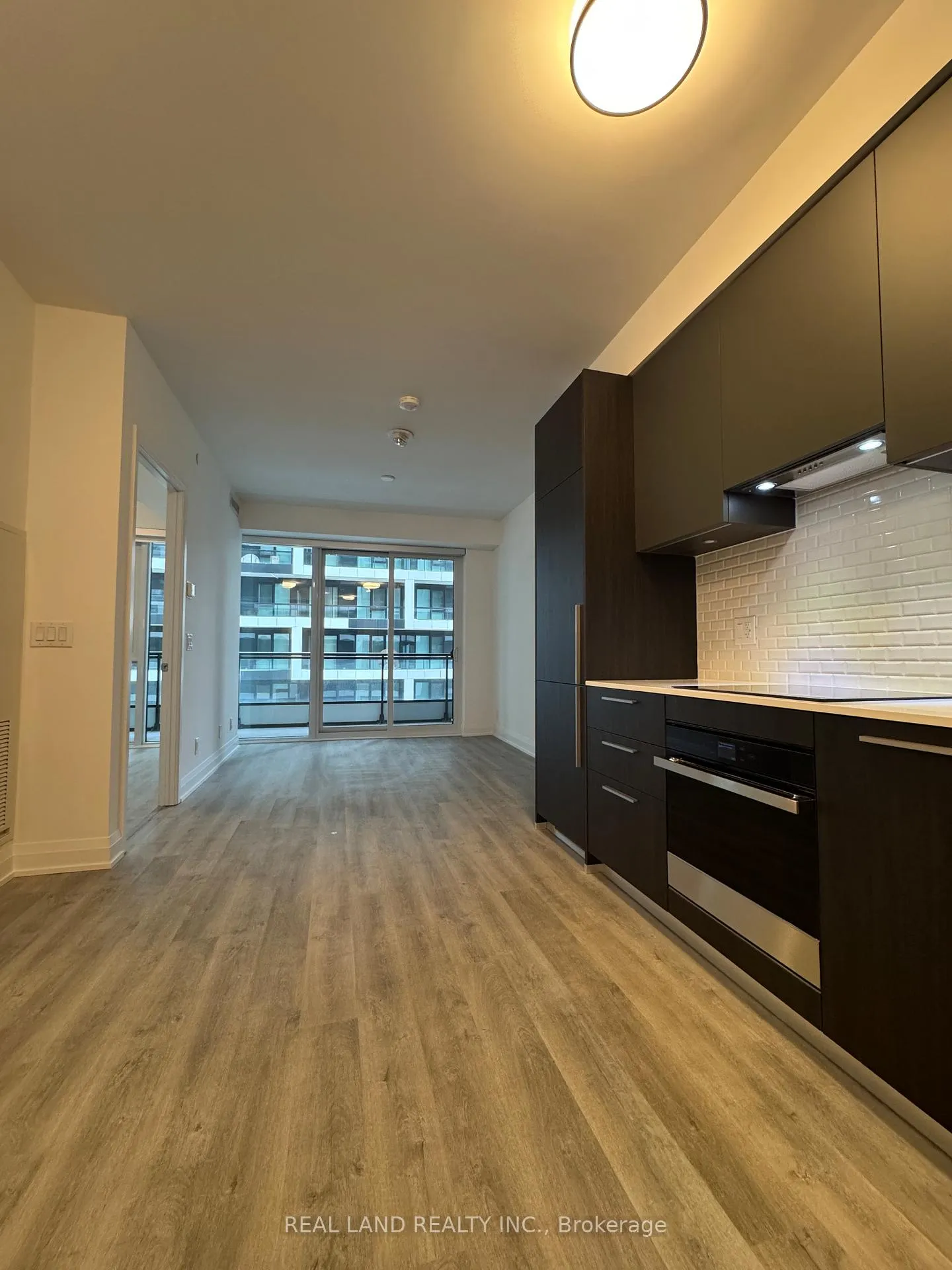 Photo 4 of Unit 1101, 65 Broadway Avenue, Toronto, Mount Pleasant West — HOMEH