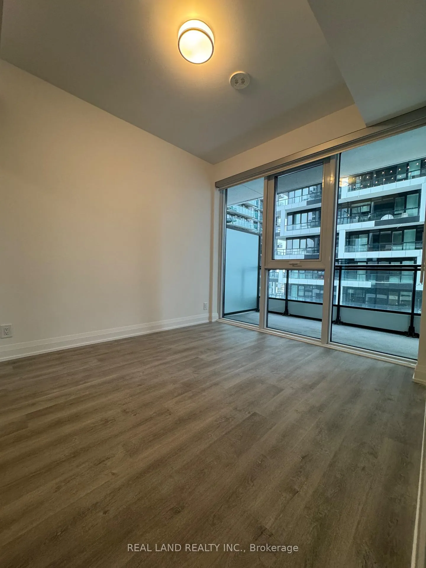Photo 9 of Unit 1101, 65 Broadway Avenue, Toronto, Mount Pleasant West — HOMEH