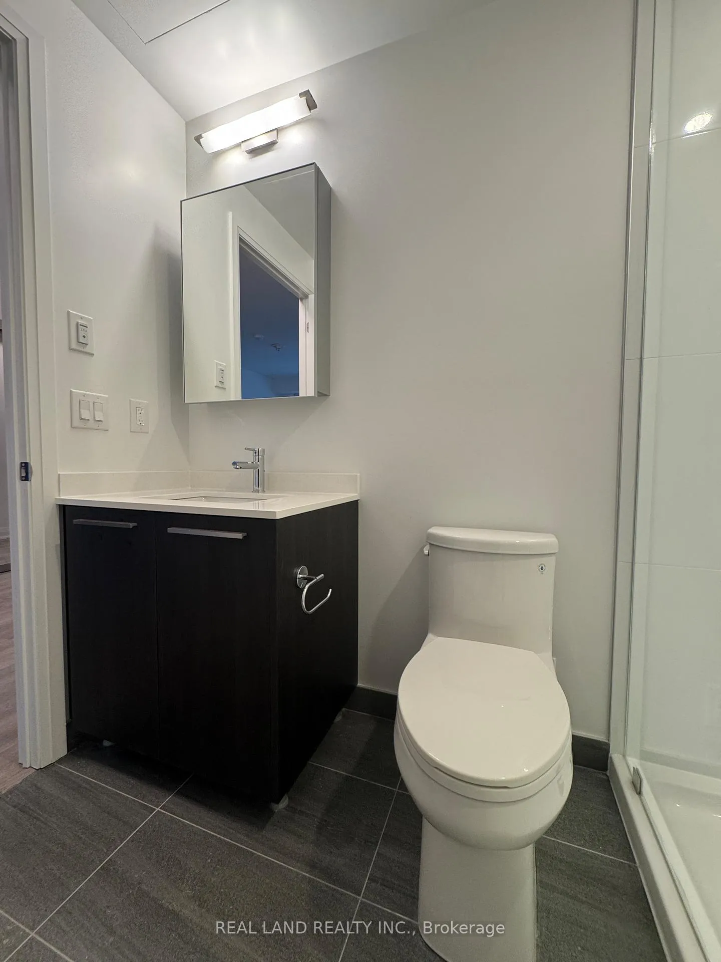 Photo 10 of Unit 1101, 65 Broadway Avenue, Toronto, Mount Pleasant West — HOMEH