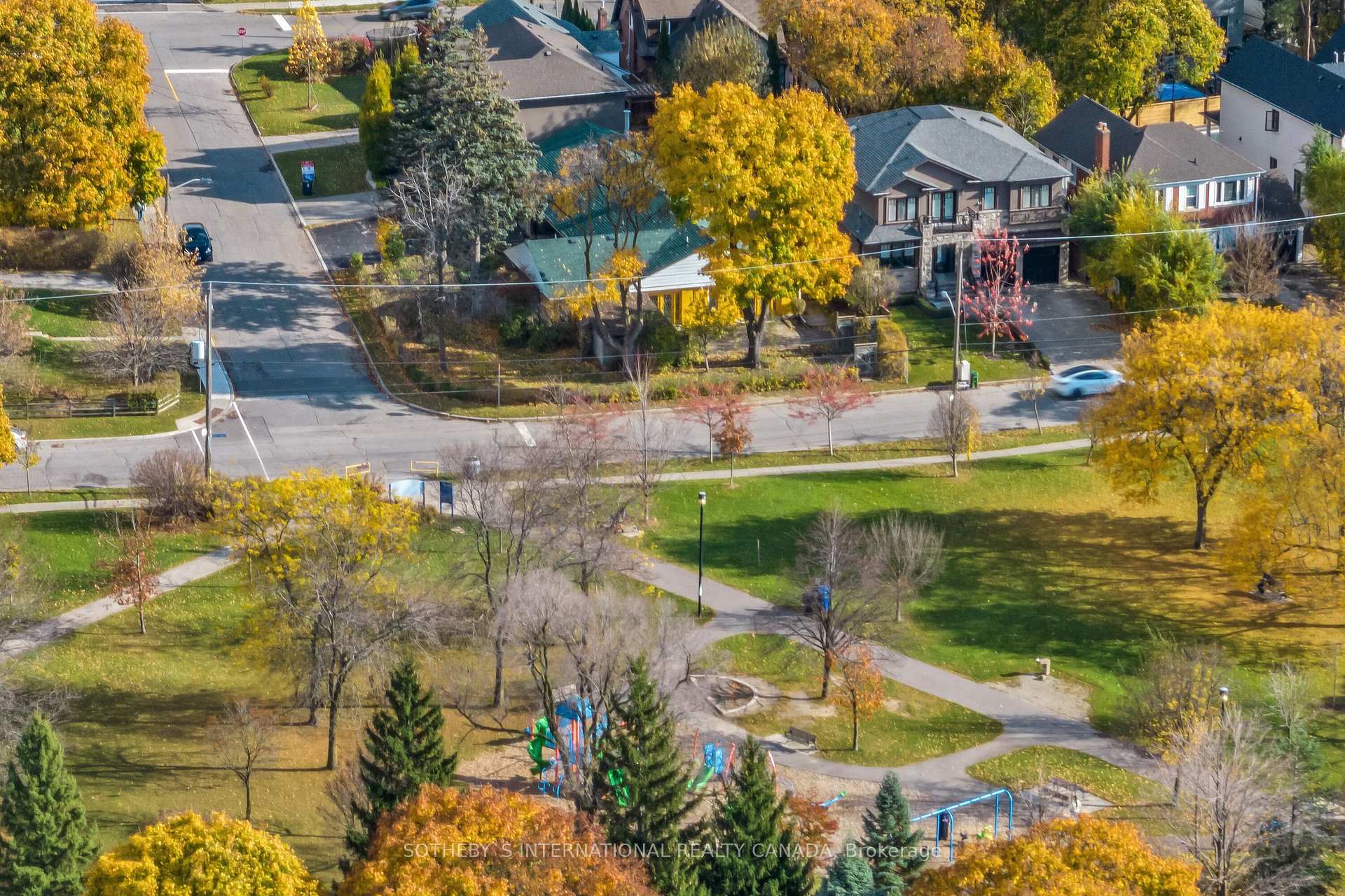 Photo 2 of 35 Prince Charles Drive, Toronto, Englemount-Lawrence — HOMEH