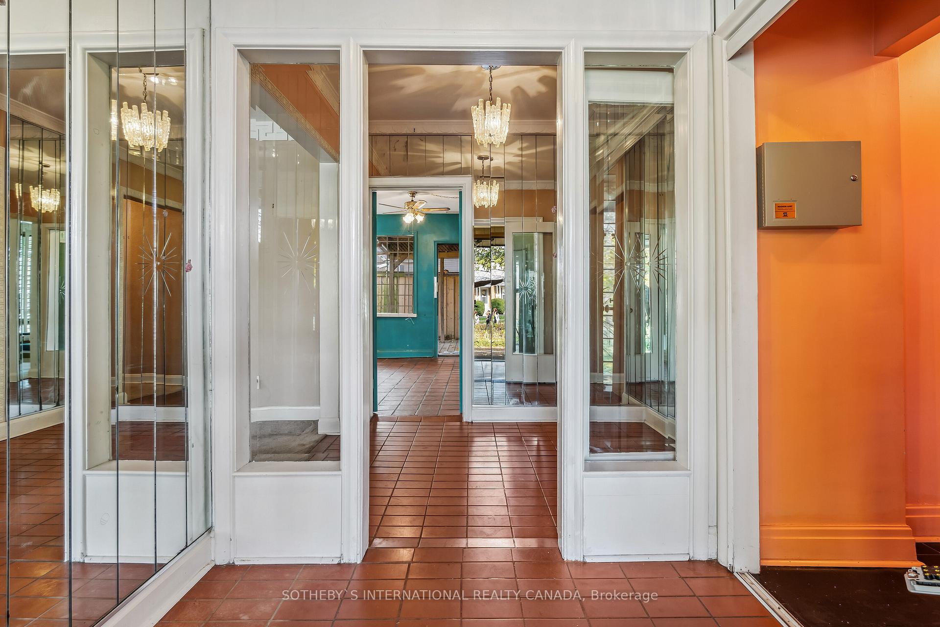 Photo 12 of 35 Prince Charles Drive, Toronto, Englemount-Lawrence — HOMEH