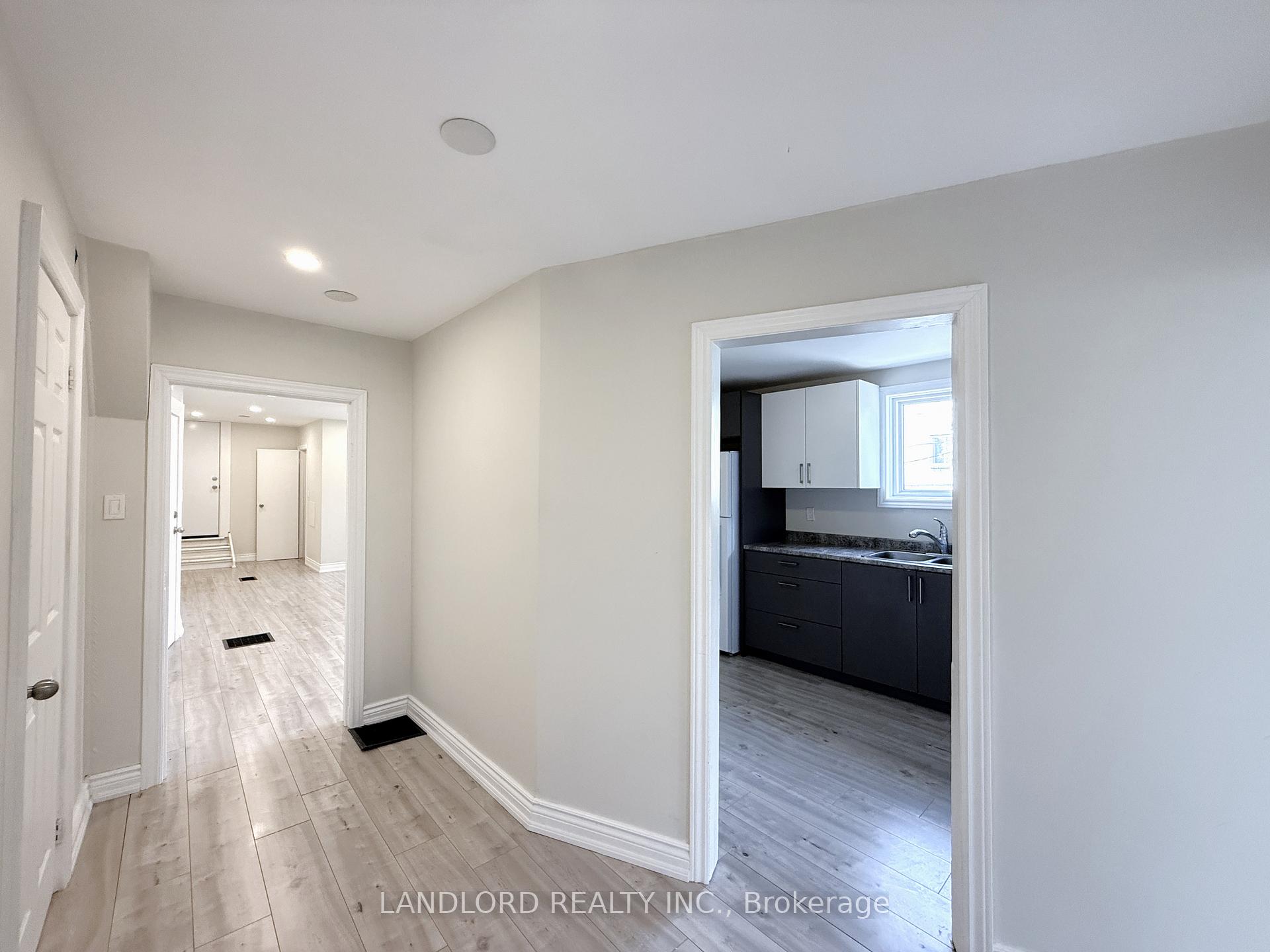 Photo 8 of Unit 2, 154 Ossington Avenue, Toronto, Trinity-Bellwoods — HOMEH