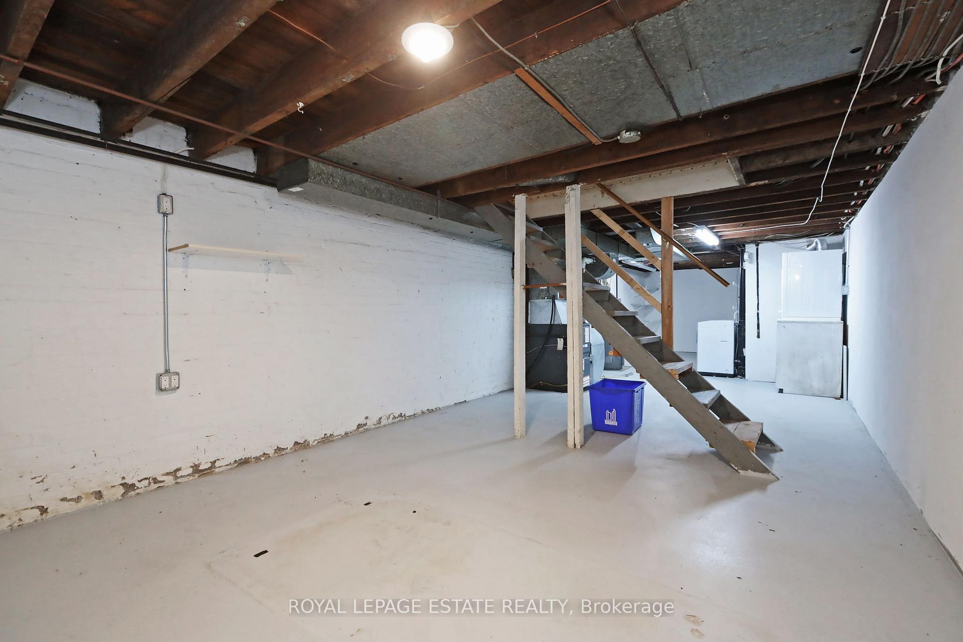 Photo 16 of 56 Balfour Avenue, Toronto, Crescent Town — HOMEH