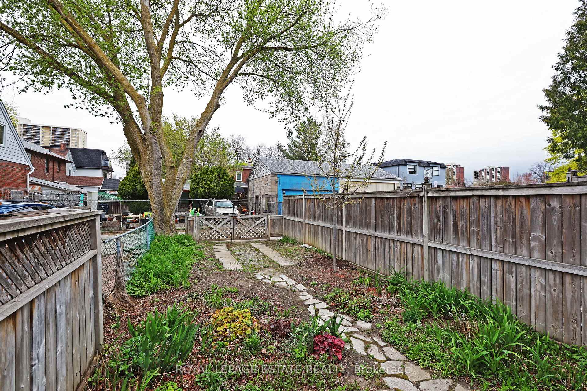 Photo 18 of 56 Balfour Avenue, Toronto, Crescent Town — HOMEH