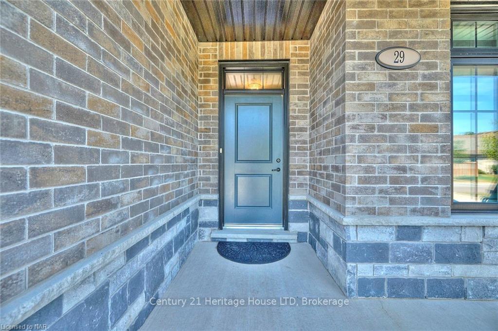Photo 3 of 29 Mcfarland Street, Thorold, Hurricane/Merrittville — HOMEH