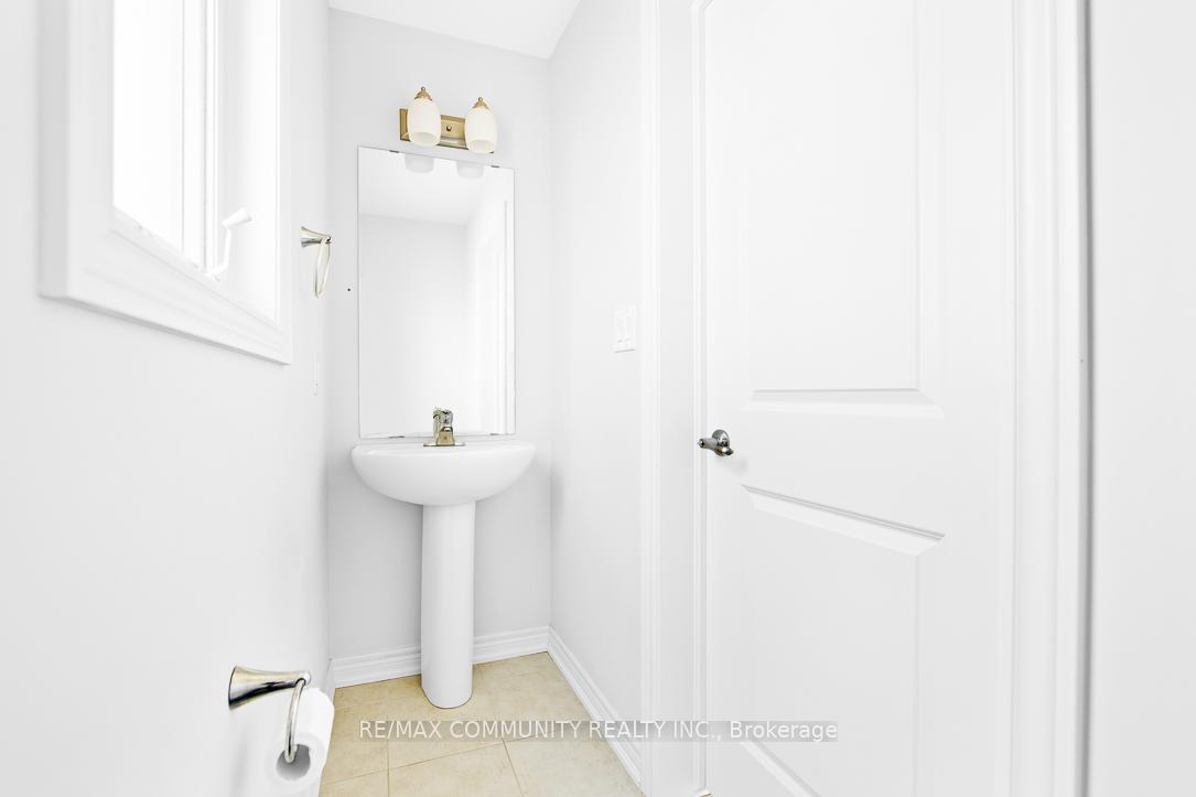 Photo 11 of 9 Hawthorn Avenue, Thorold, Confederation Heights — HOMEH