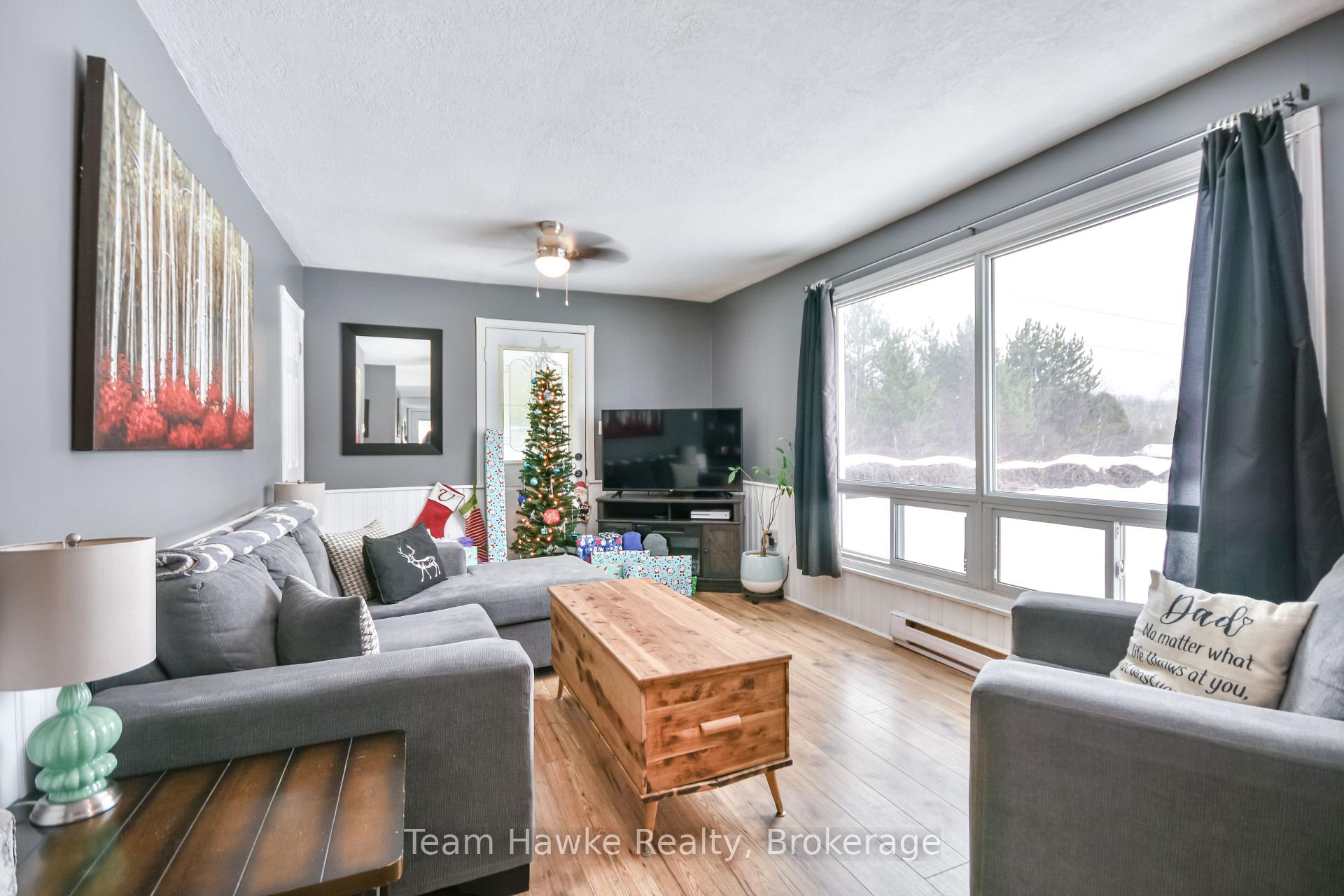 Photo 5 of 419 7th Avenue, Tay, Port McNicoll — HOMEH