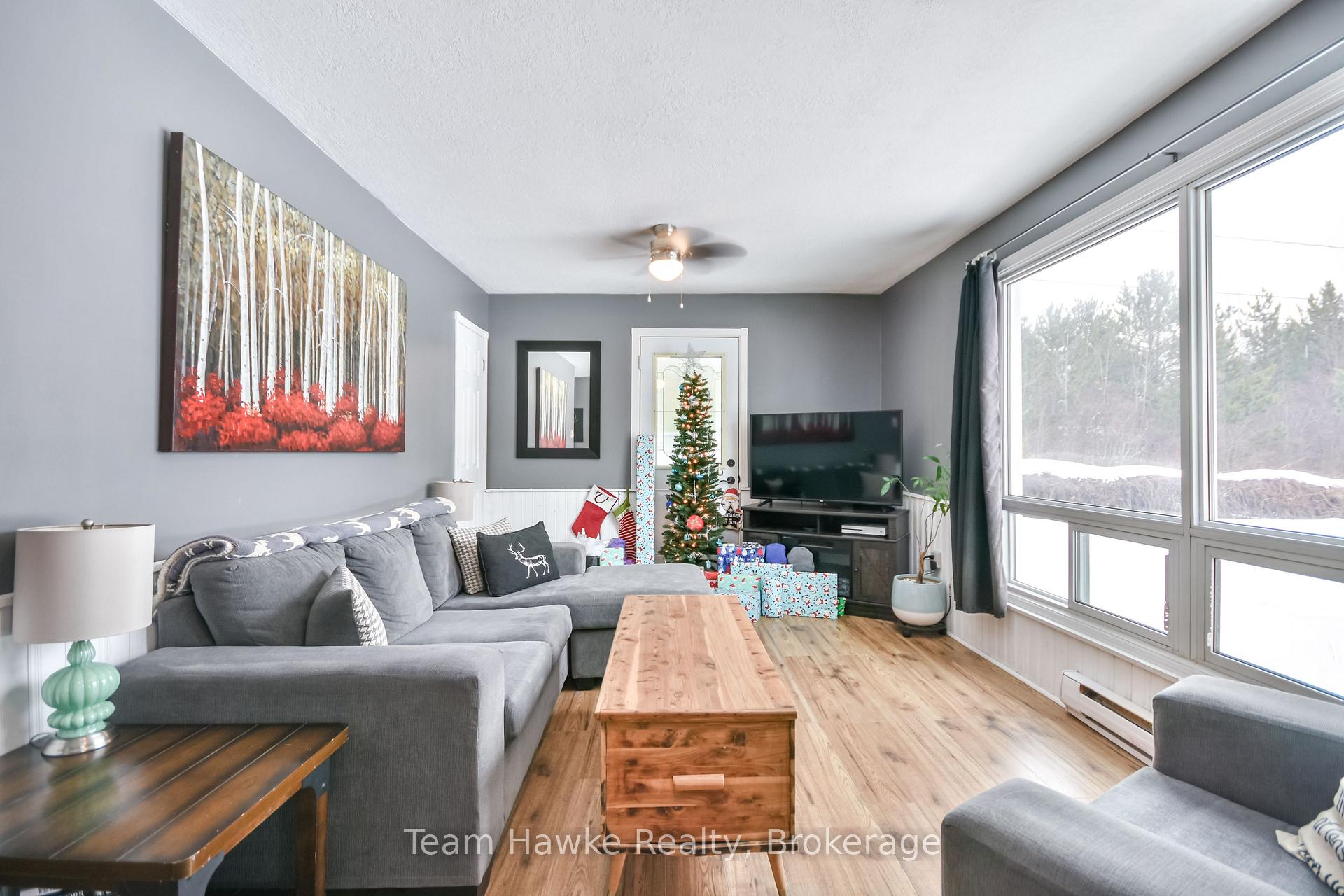 Photo 6 of 419 7th Avenue, Tay, Port McNicoll — HOMEH