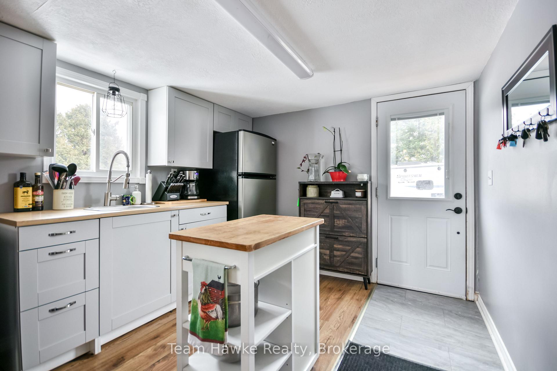Photo 13 of 419 7th Avenue, Tay, Port McNicoll — HOMEH