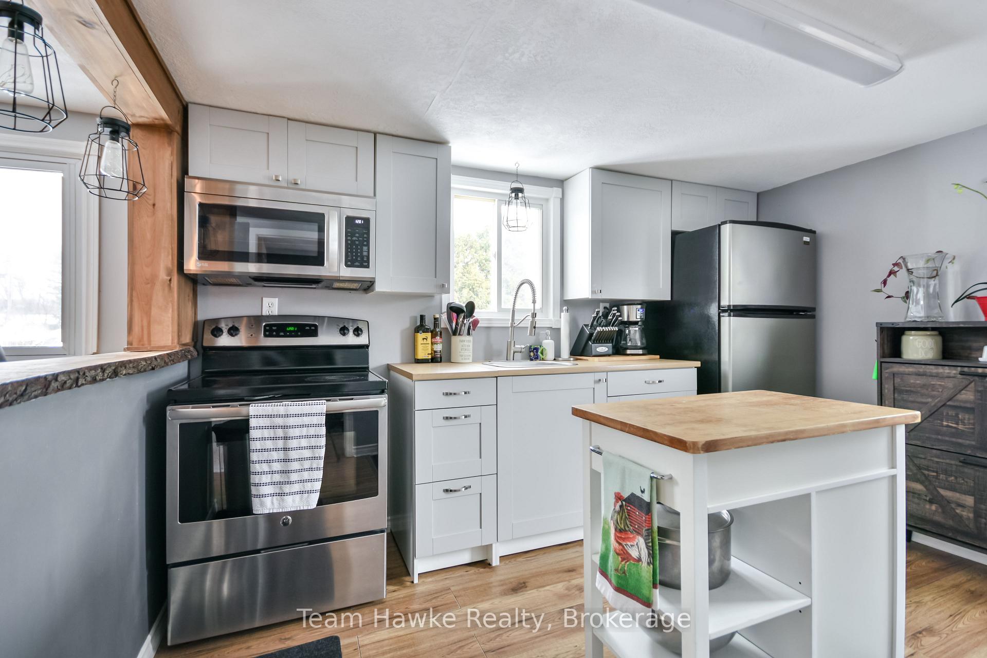 Photo 15 of 419 7th Avenue, Tay, Port McNicoll — HOMEH