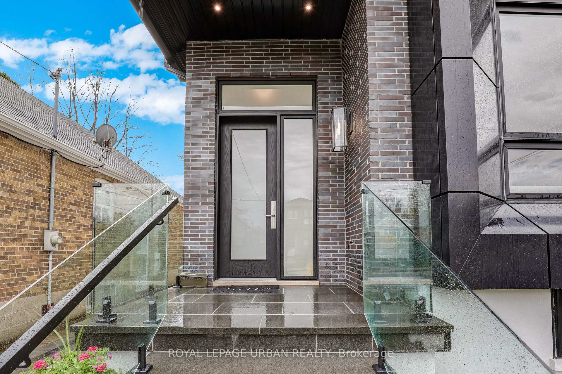 Photo 4 of 44 Northbrook Road, Toronto, East York — HOMEH