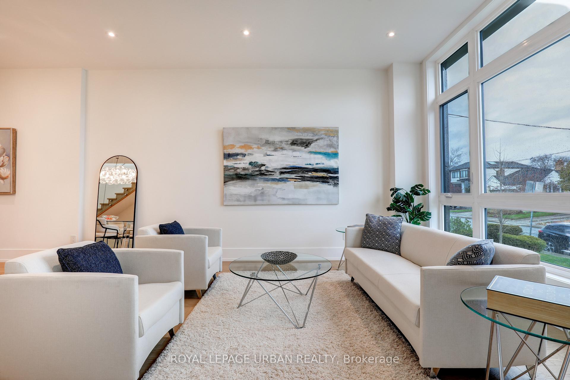 Photo 5 of 44 Northbrook Road, Toronto, East York — HOMEH