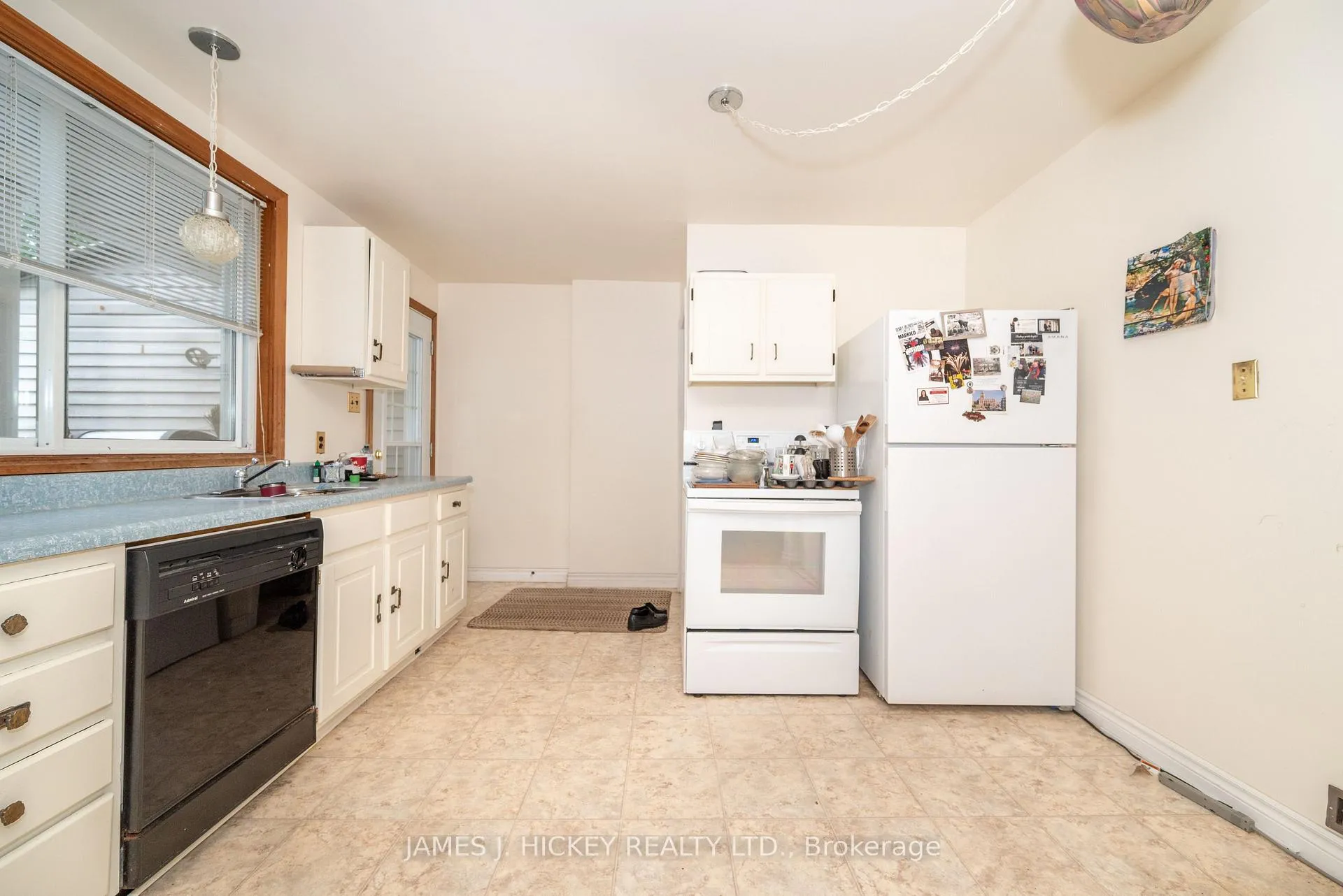 Photo 10 of 100 Algonquin Street, Deep River — HOMEH