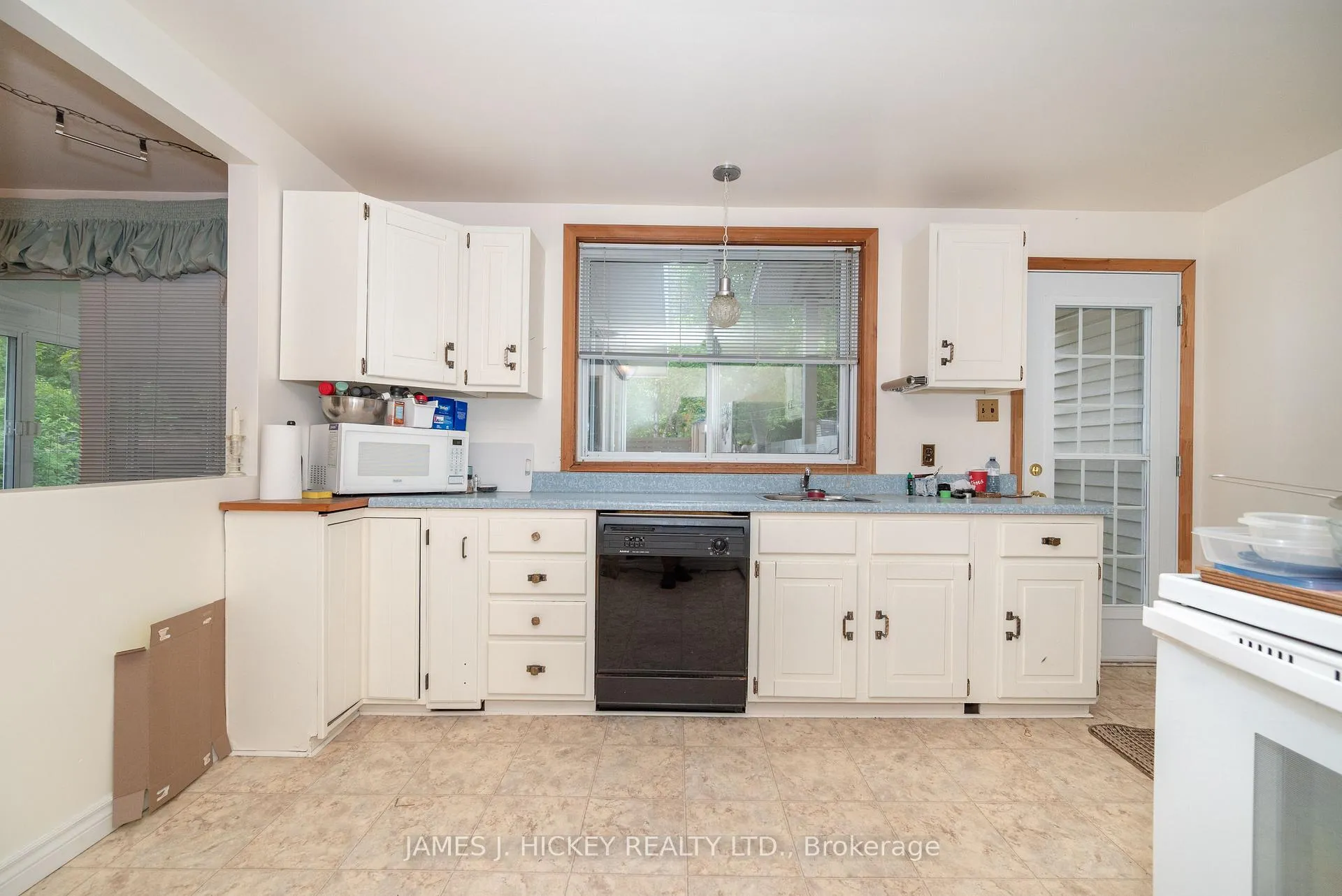 Photo 11 of 100 Algonquin Street, Deep River — HOMEH
