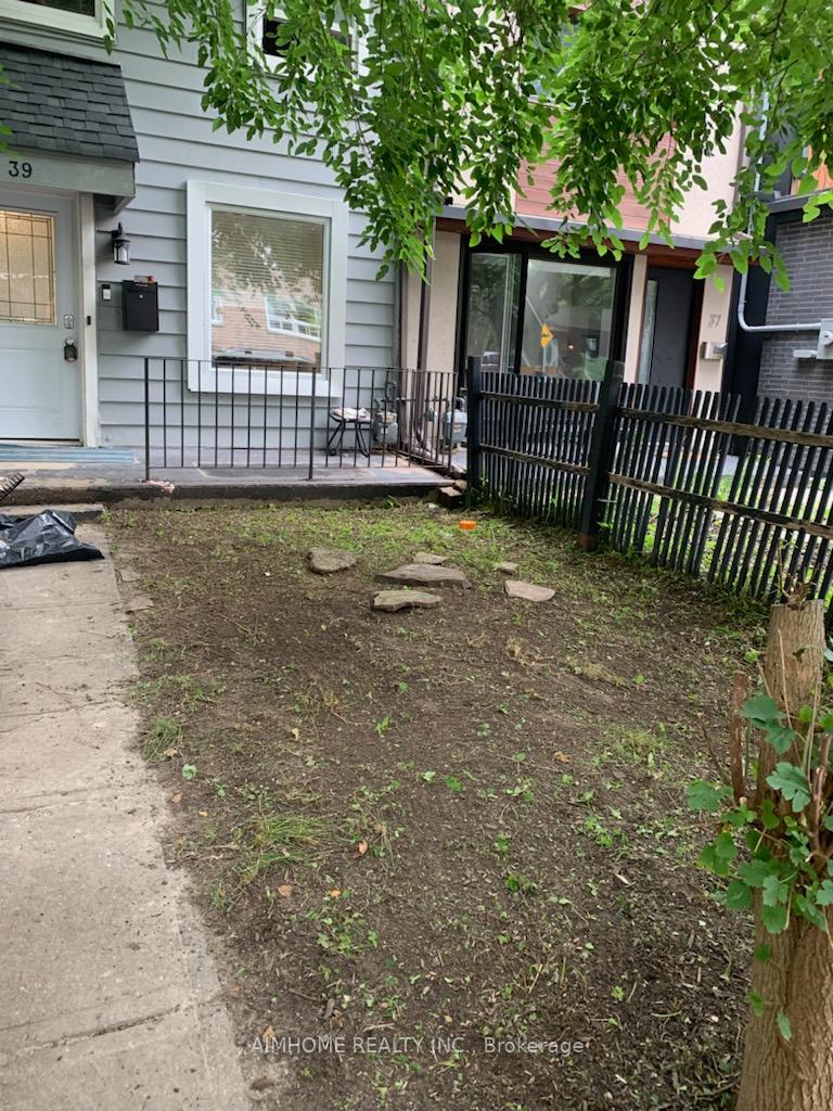 Photo 9 of 39 Rhodes Avenue, Toronto, Greenwood-Coxwell — HOMEH