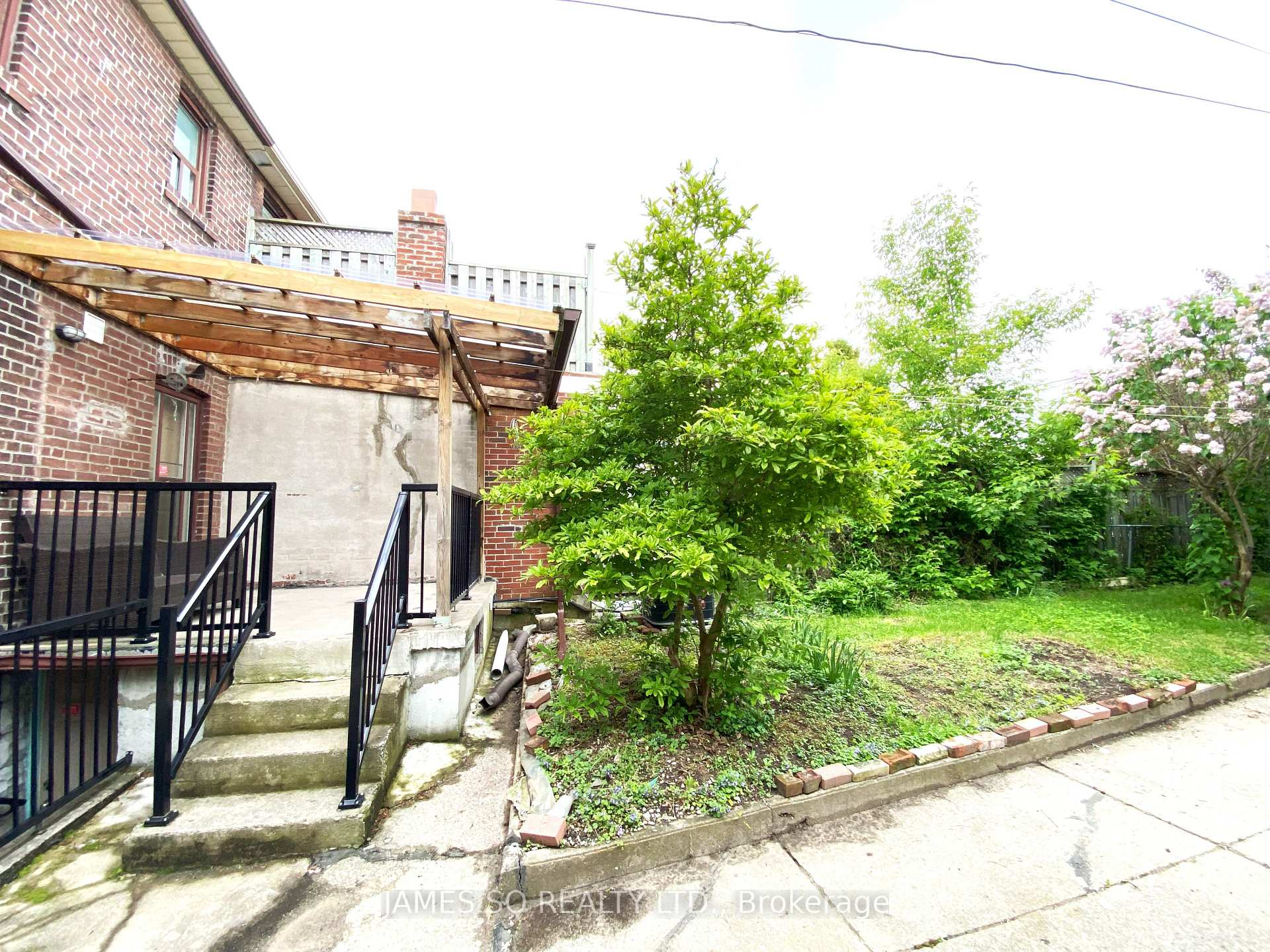 Photo 25 of Unit Main & 2nd Fl, 292 Mortimer Avenue, Toronto, Danforth Village-East York — HOMEH