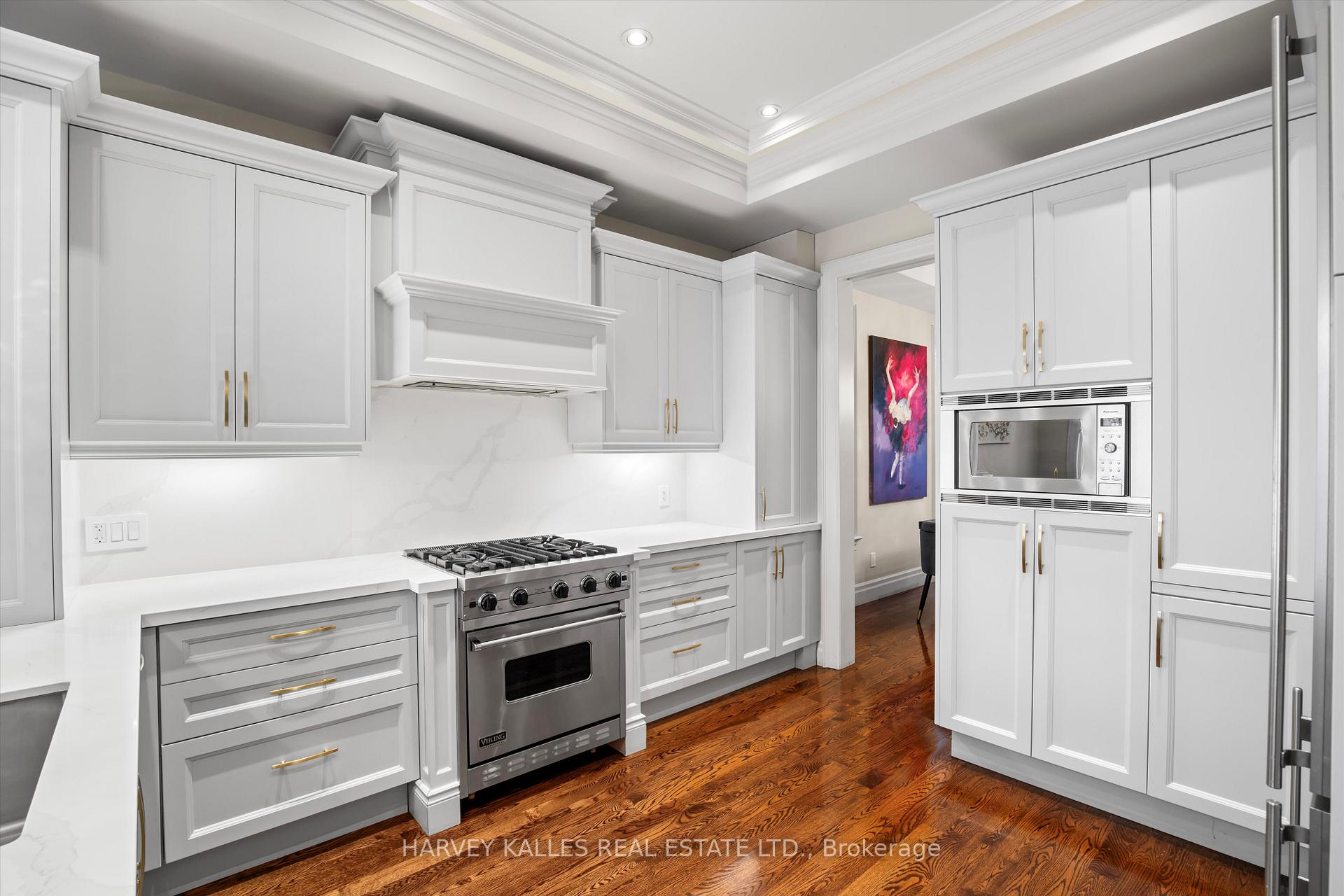 Photo 9 of 340A Glengarry Avenue, Toronto, Bedford Park-Nortown — HOMEH