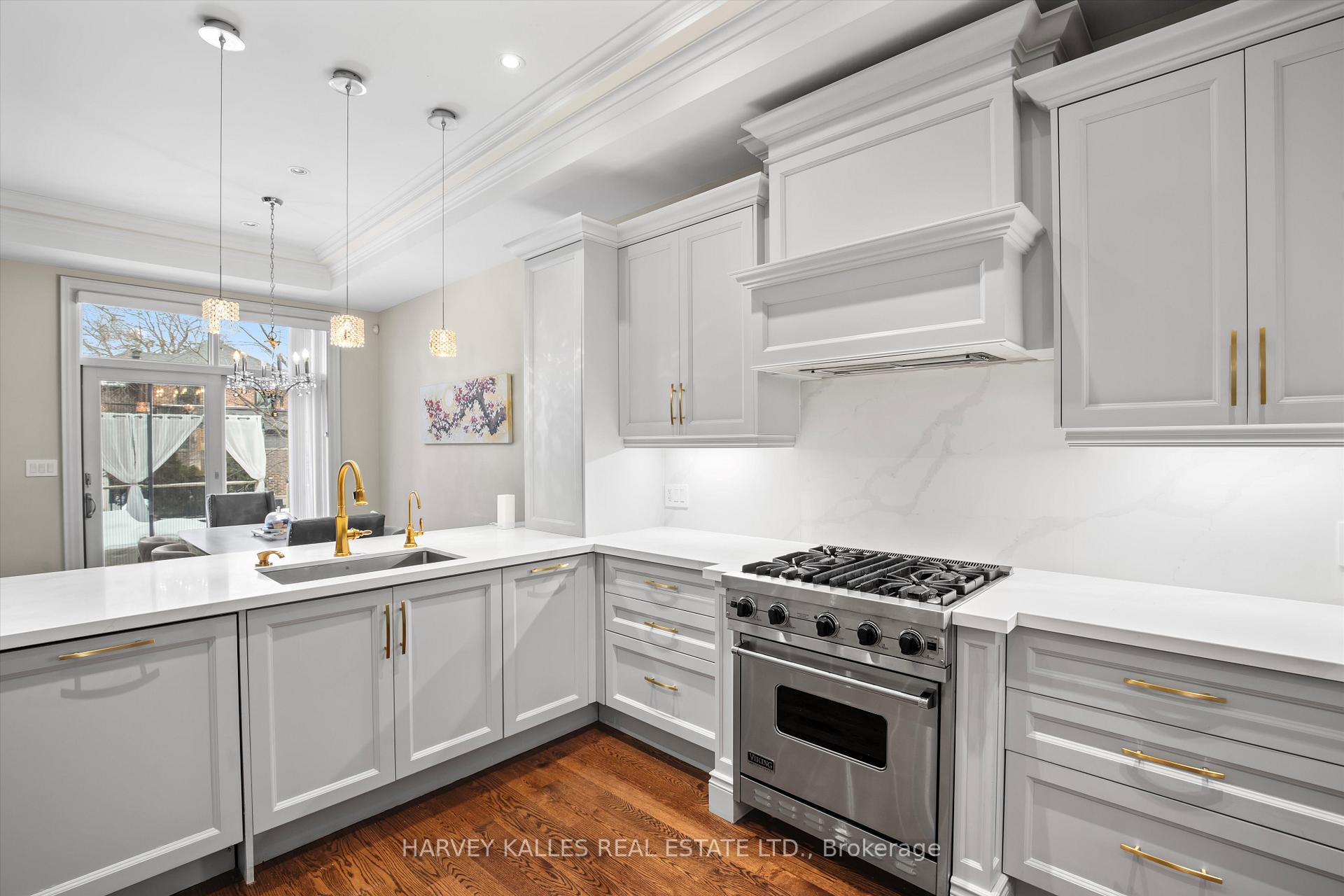 Photo 17 of 340A Glengarry Avenue, Toronto, Bedford Park-Nortown — HOMEH