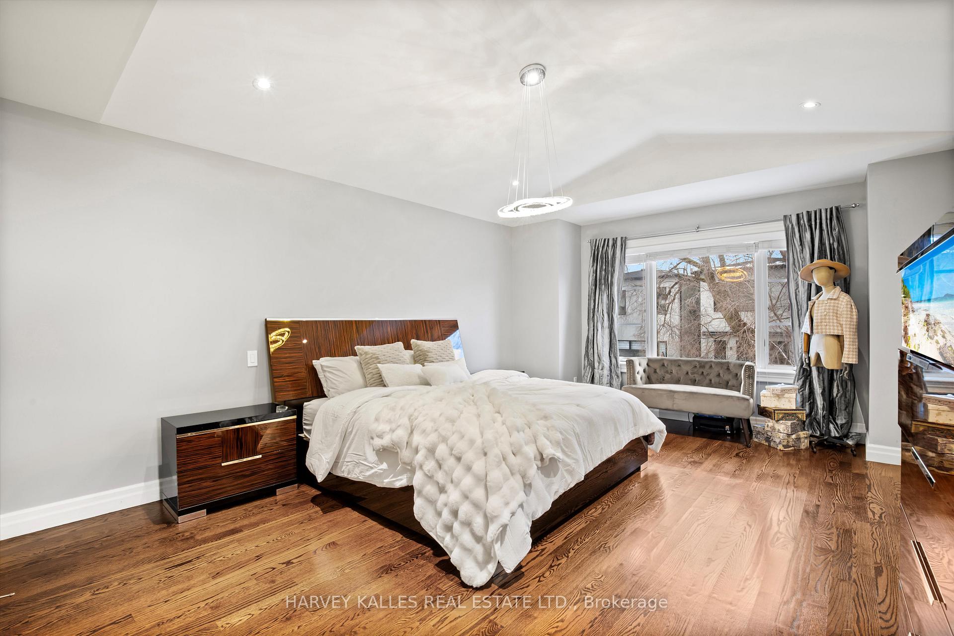 Photo 15 of 340A Glengarry Avenue, Toronto, Bedford Park-Nortown — HOMEH