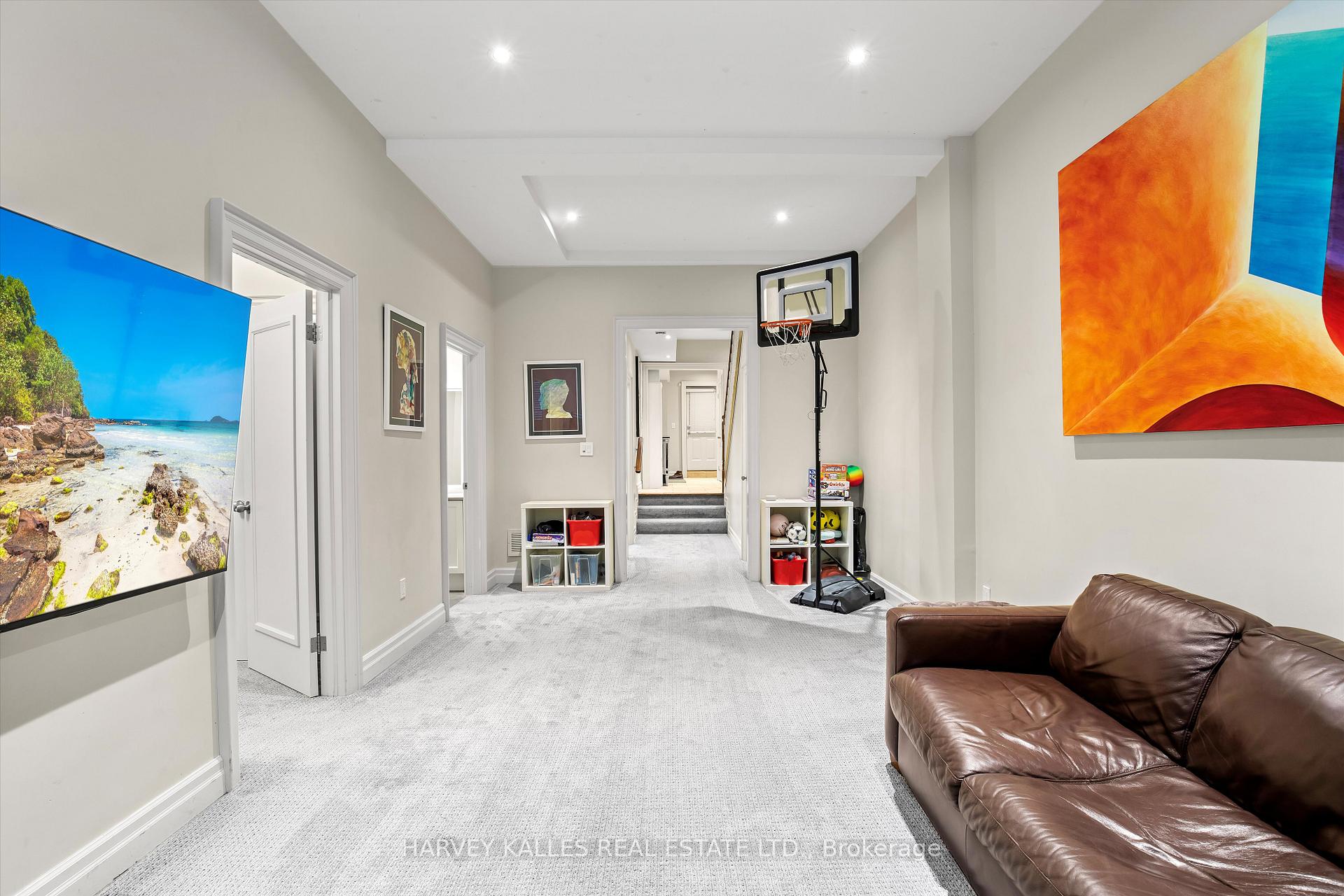 Photo 28 of 340A Glengarry Avenue, Toronto, Bedford Park-Nortown — HOMEH