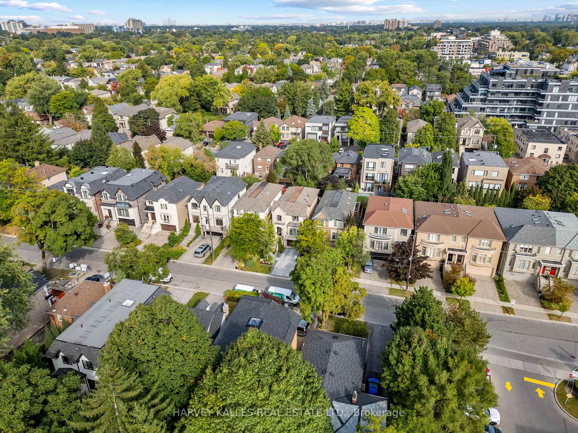 Photo 36 of 340A Glengarry Avenue, Toronto, Bedford Park-Nortown — HOMEH