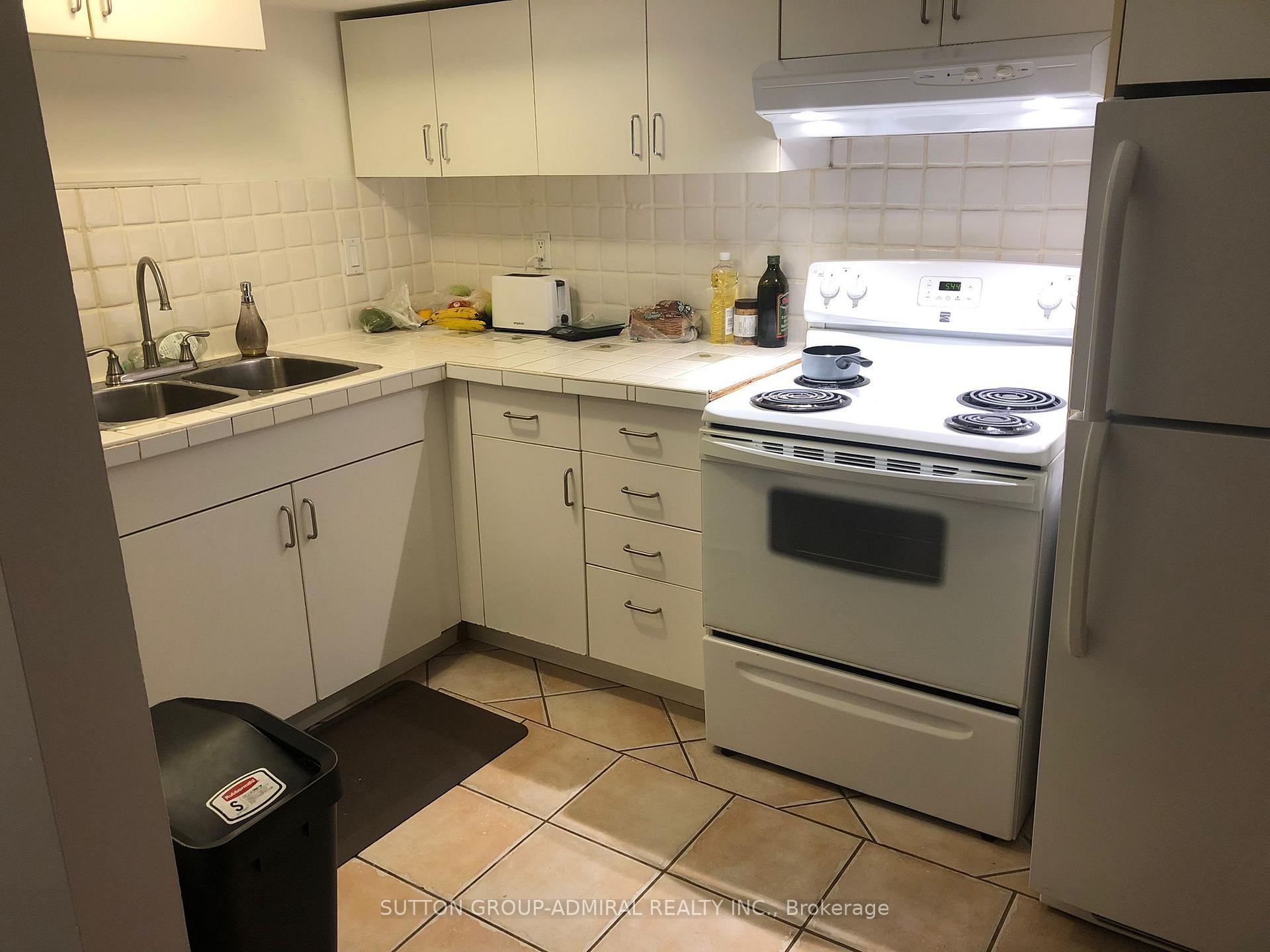 Front of Unit Basement, 335 Palmerston Boulevard