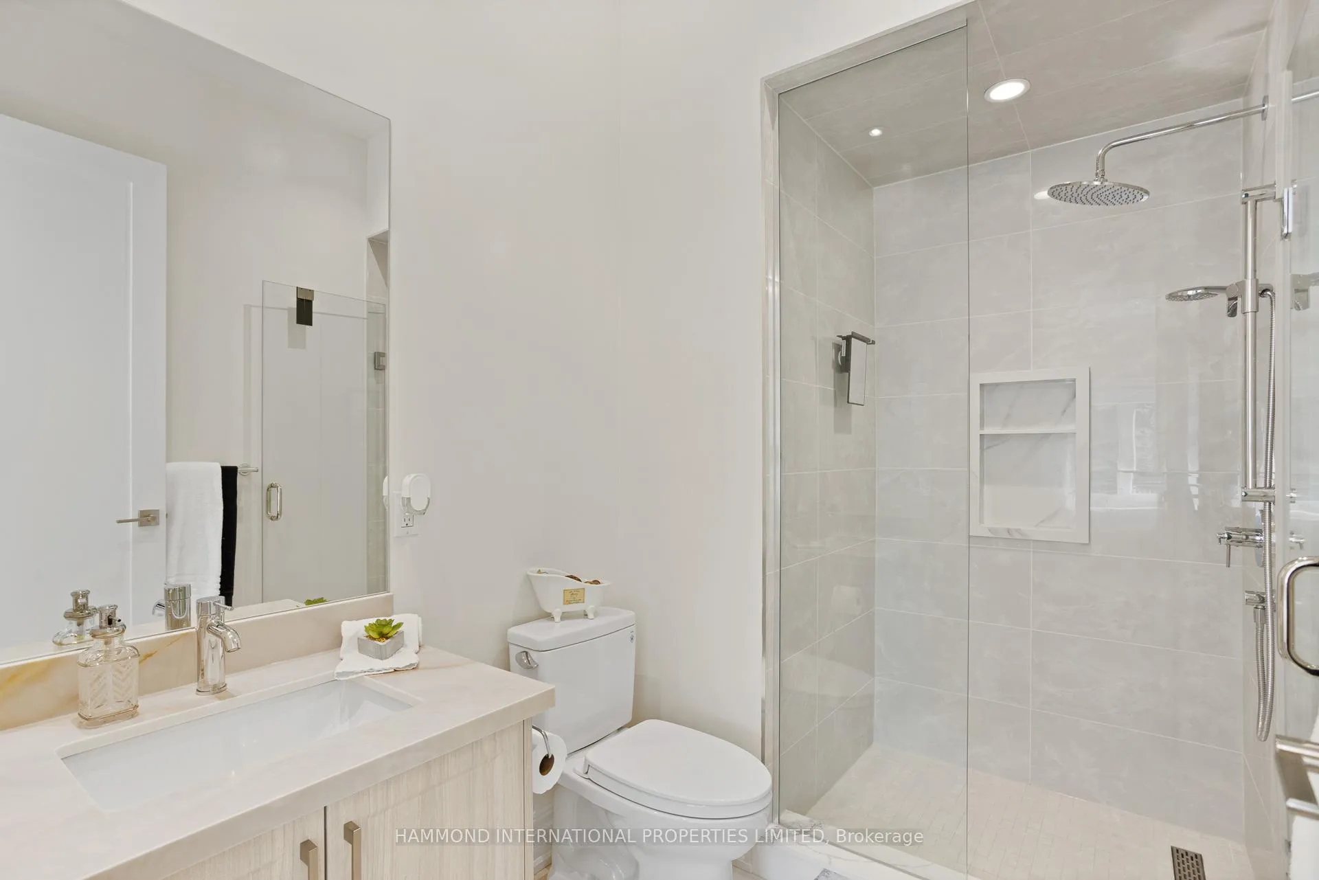 Photo 22 of 117 Elgin Street, Markham, Thornhill — HOMEH