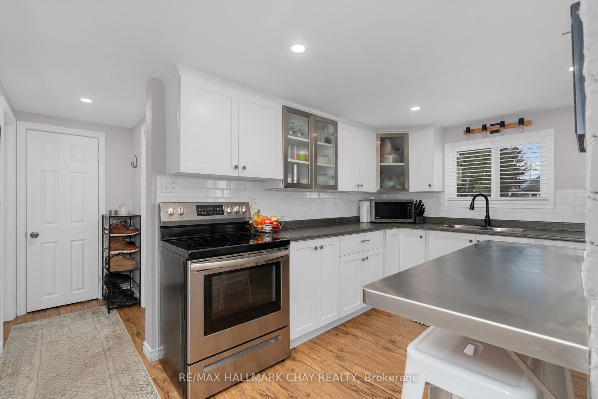 Photo 8 of 153 Hoyt Avenue, Tay, Victoria Harbour — HOMEH