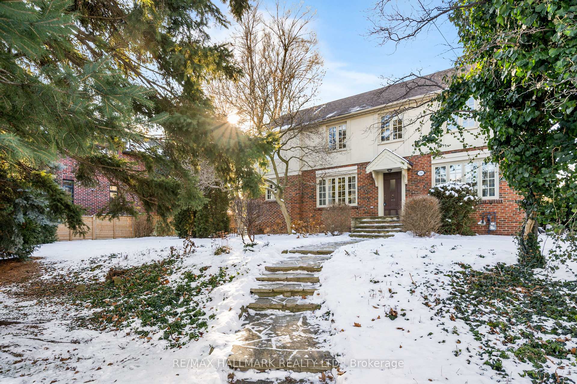 Photo 3 of 218 Yonge Boulevard, Toronto, Bedford Park-Nortown — HOMEH