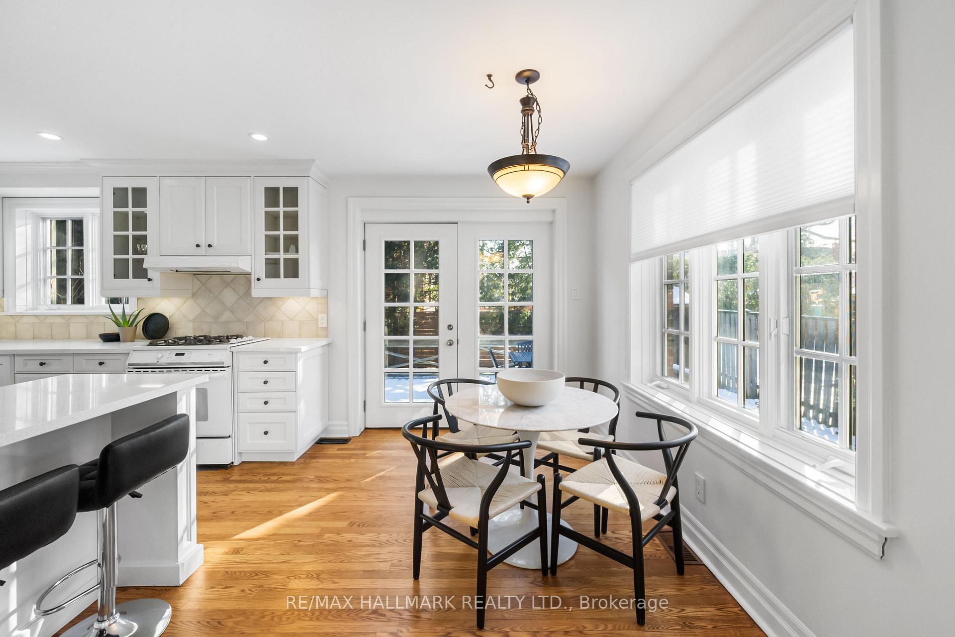 Photo 7 of 218 Yonge Boulevard, Toronto, Bedford Park-Nortown — HOMEH