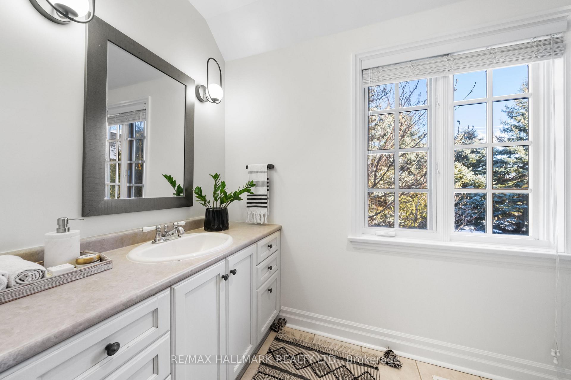 Photo 26 of 218 Yonge Boulevard, Toronto, Bedford Park-Nortown — HOMEH