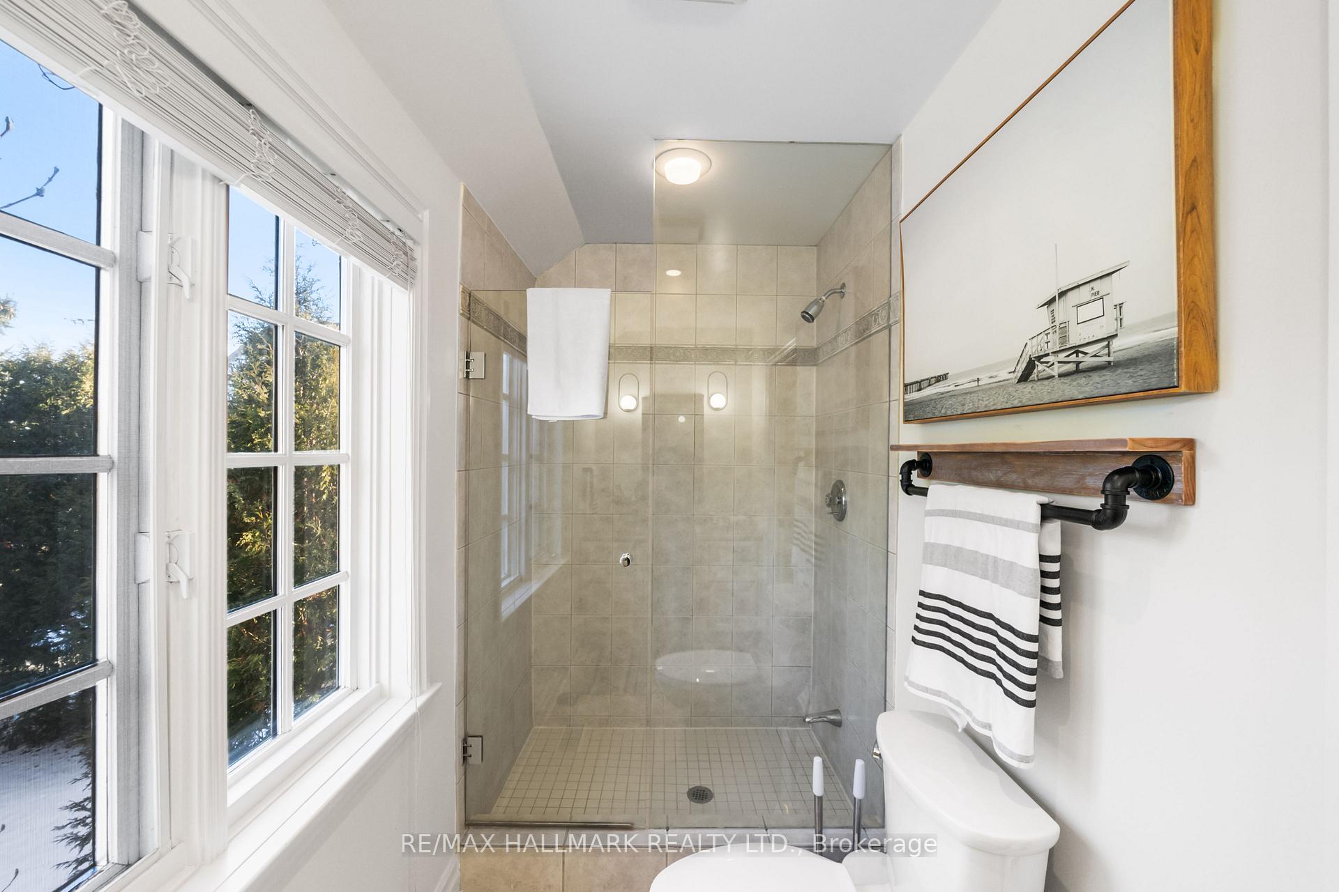 Photo 23 of 218 Yonge Boulevard, Toronto, Bedford Park-Nortown — HOMEH