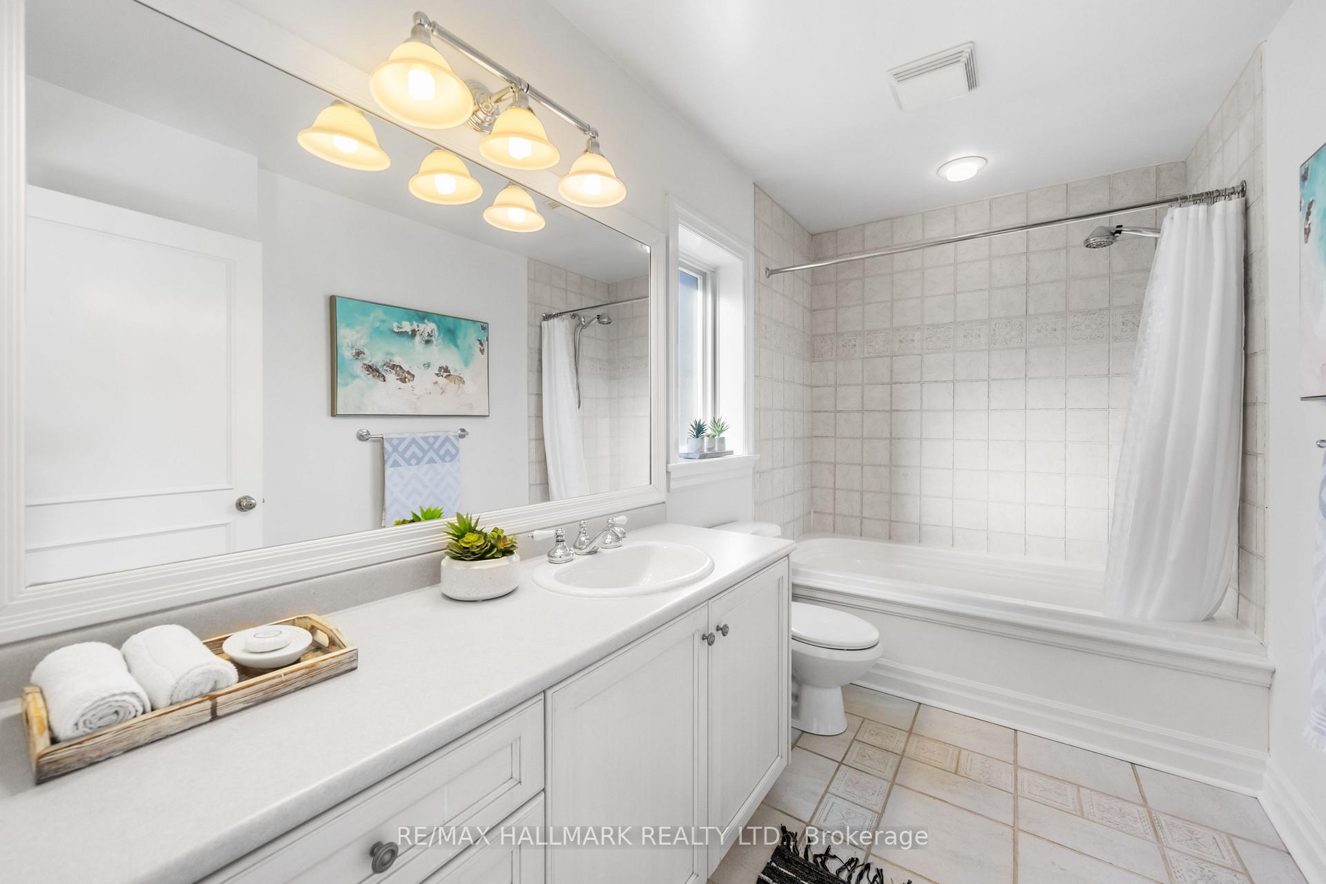 Photo 35 of 218 Yonge Boulevard, Toronto, Bedford Park-Nortown — HOMEH