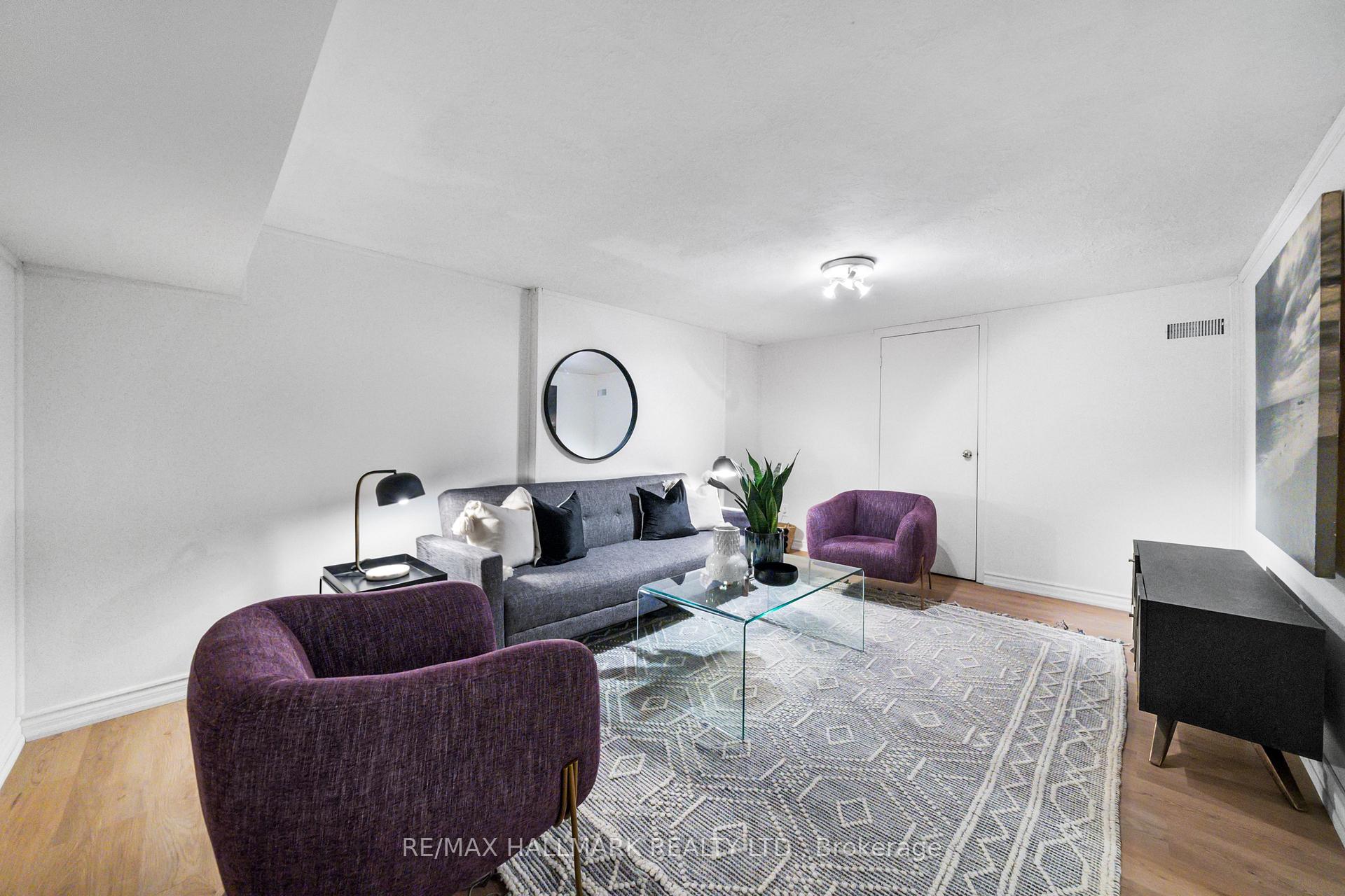 Photo 32 of 218 Yonge Boulevard, Toronto, Bedford Park-Nortown — HOMEH