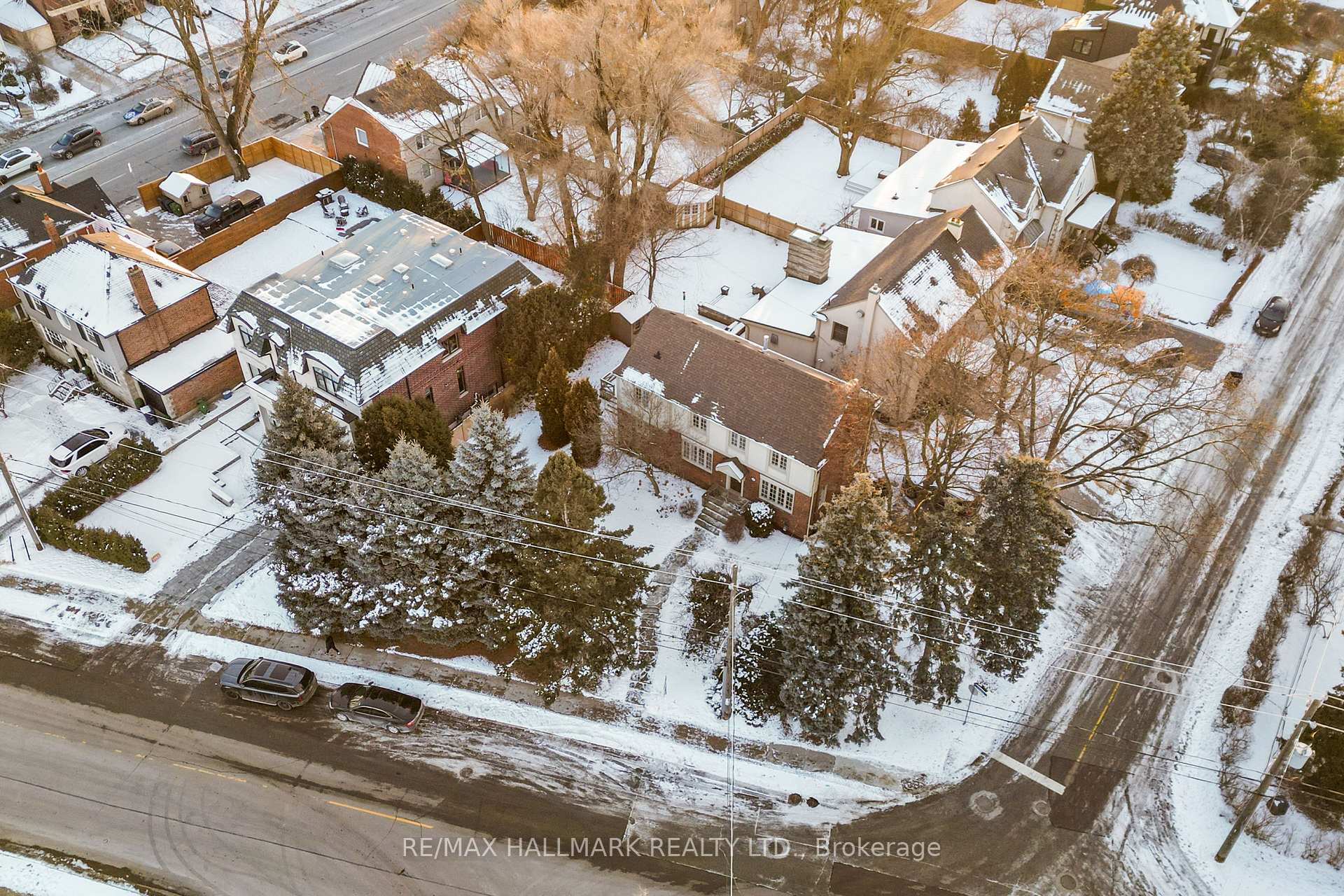 Photo 33 of 218 Yonge Boulevard, Toronto, Bedford Park-Nortown — HOMEH