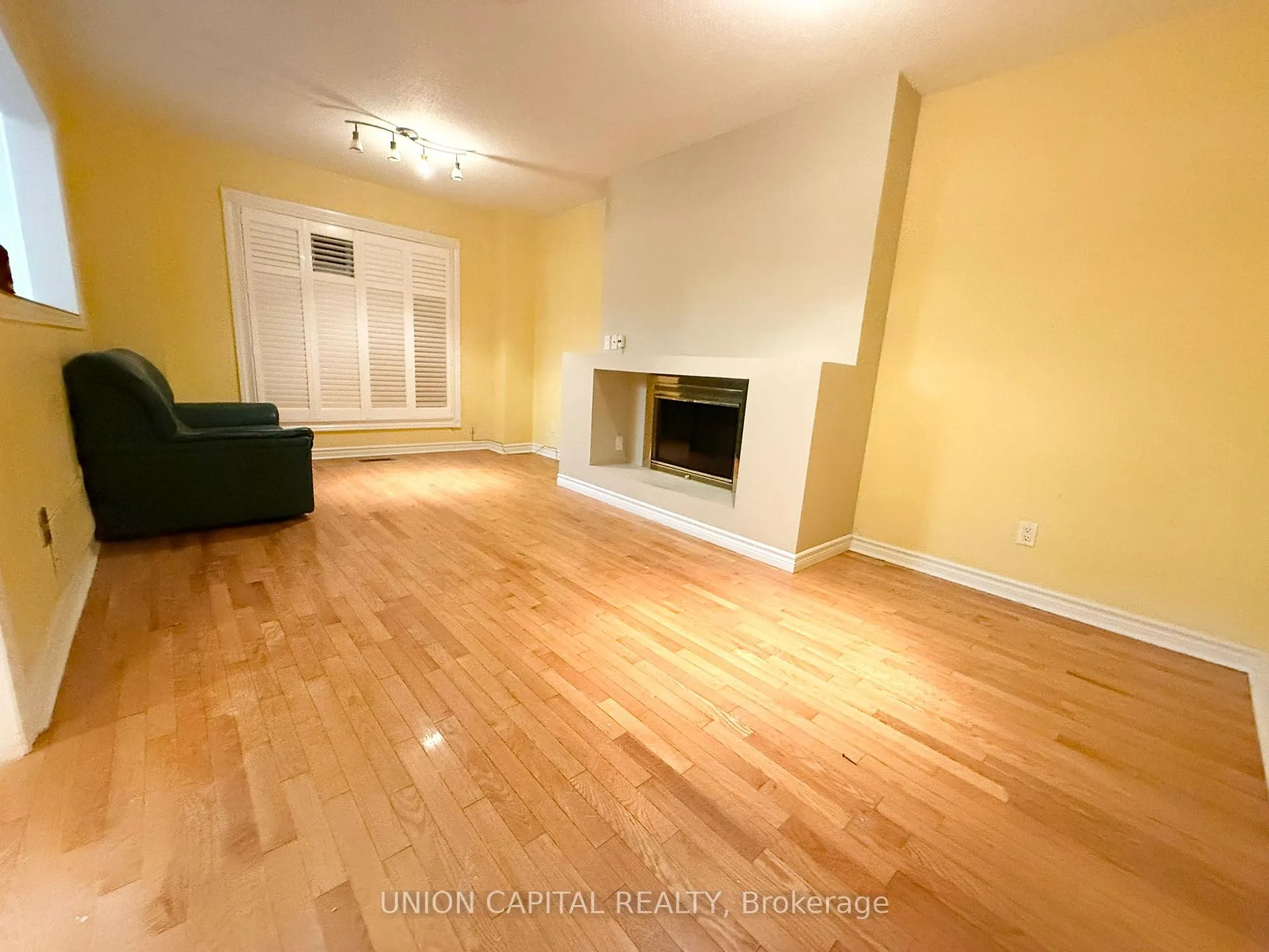 Photo 3 of 51 Kimbark Crescent, Markham, Milliken Mills East — HOMEH