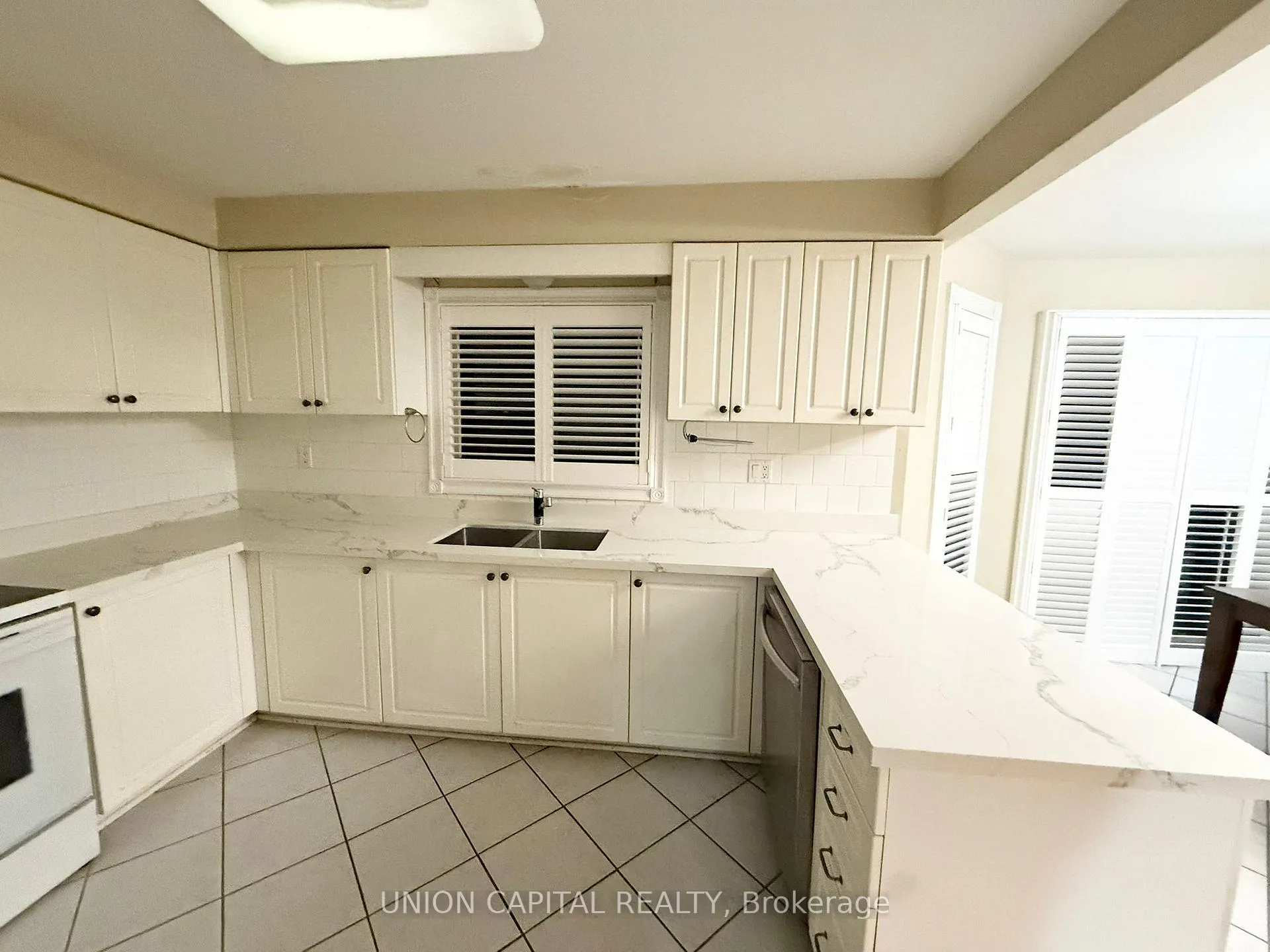 Photo 5 of 51 Kimbark Crescent, Markham, Milliken Mills East — HOMEH