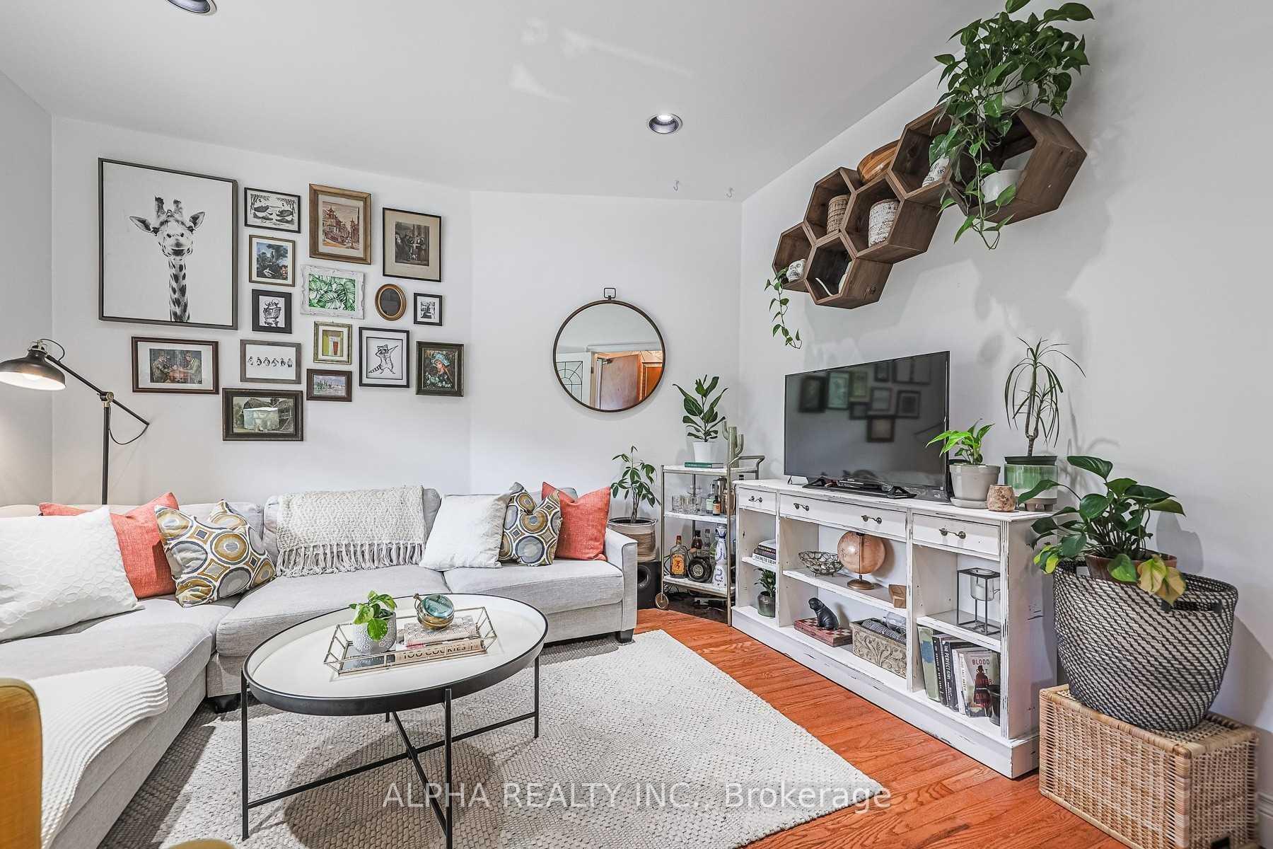 Photo 5 of 131 Beatrice Street W, Toronto, Palmerston-Little Italy — HOMEH