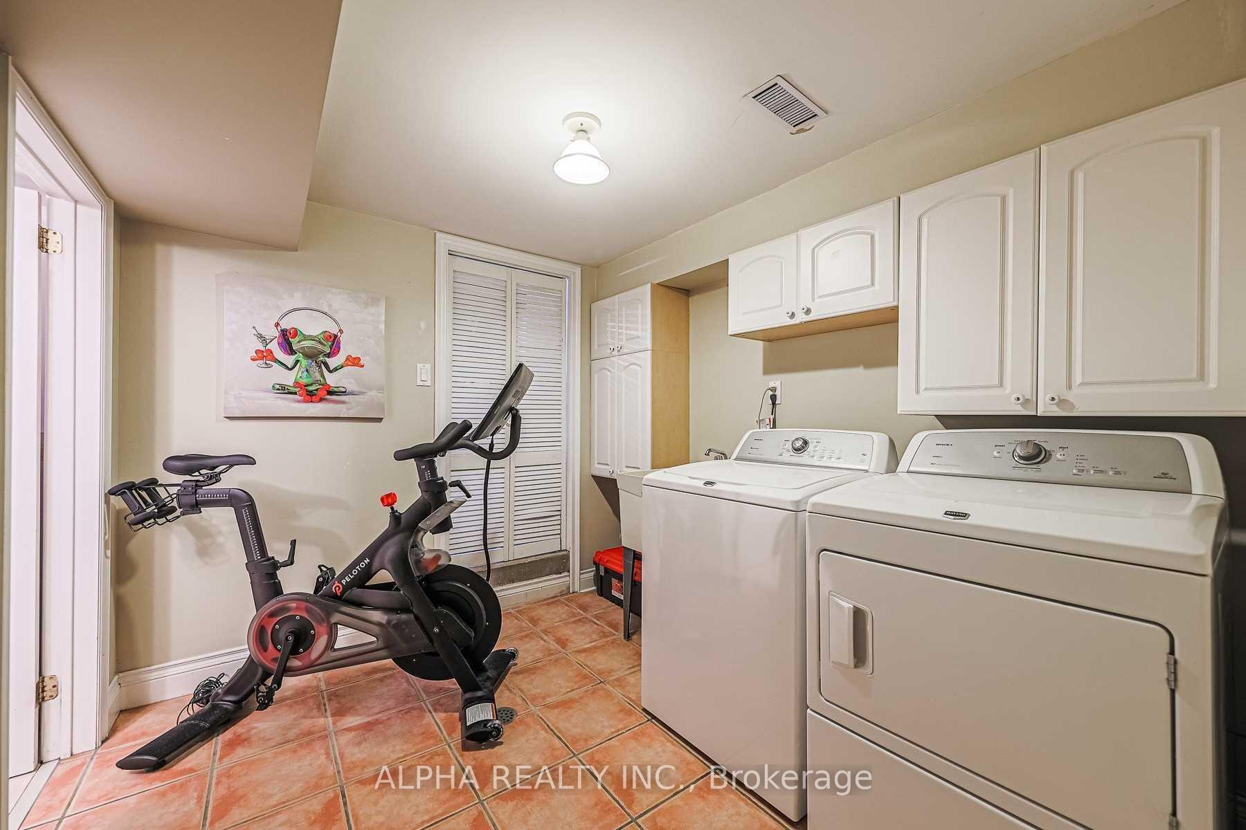 Photo 11 of 131 Beatrice Street W, Toronto, Palmerston-Little Italy — HOMEH