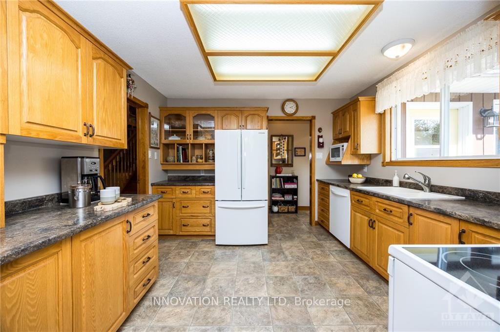 Photo 2 of 3303 Drummond Conc 9A, Tay Valley, Bathurst/Burgess & Sherbrooke (Bathurst) Twp — HOMEH