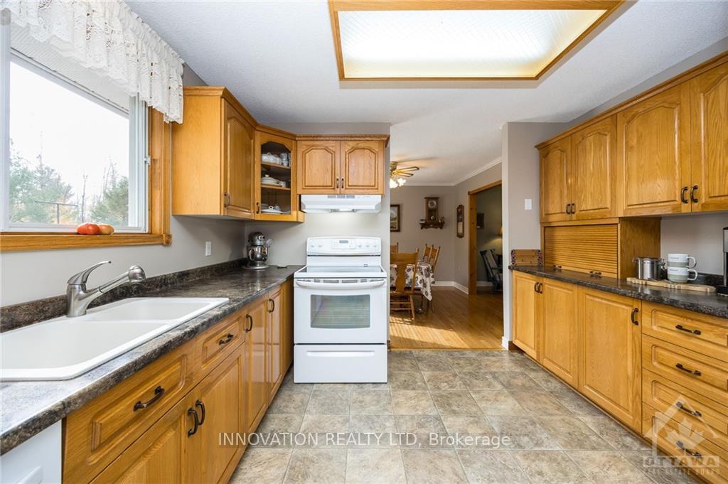 Photo 3 of 3303 Drummond Conc 9A, Tay Valley, Bathurst/Burgess & Sherbrooke (Bathurst) Twp — HOMEH